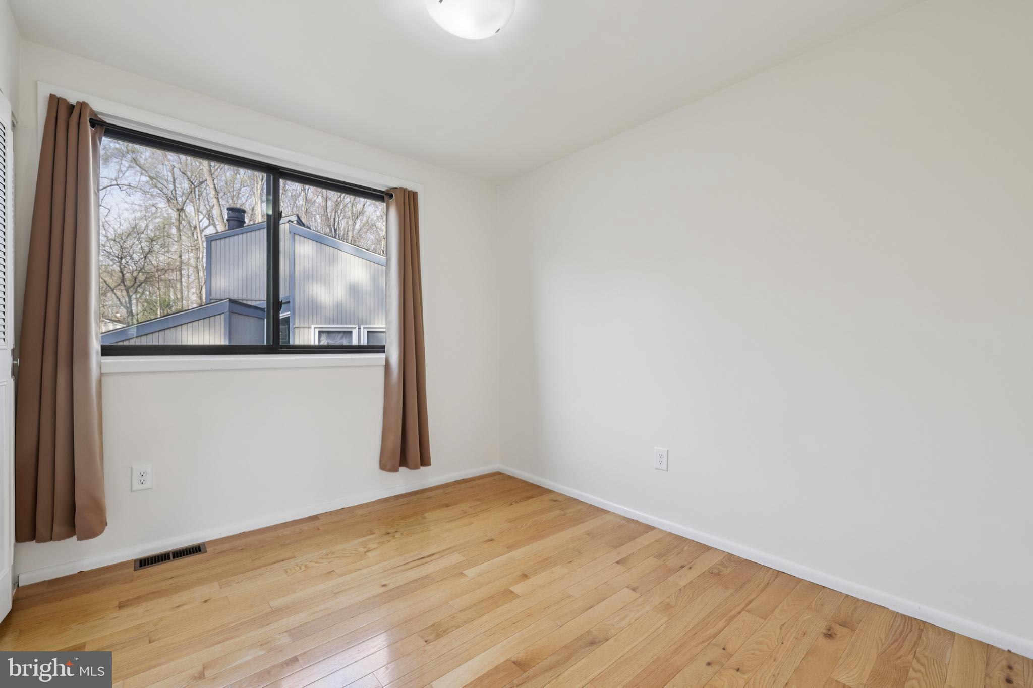 OAKLAND MILLS - Residential