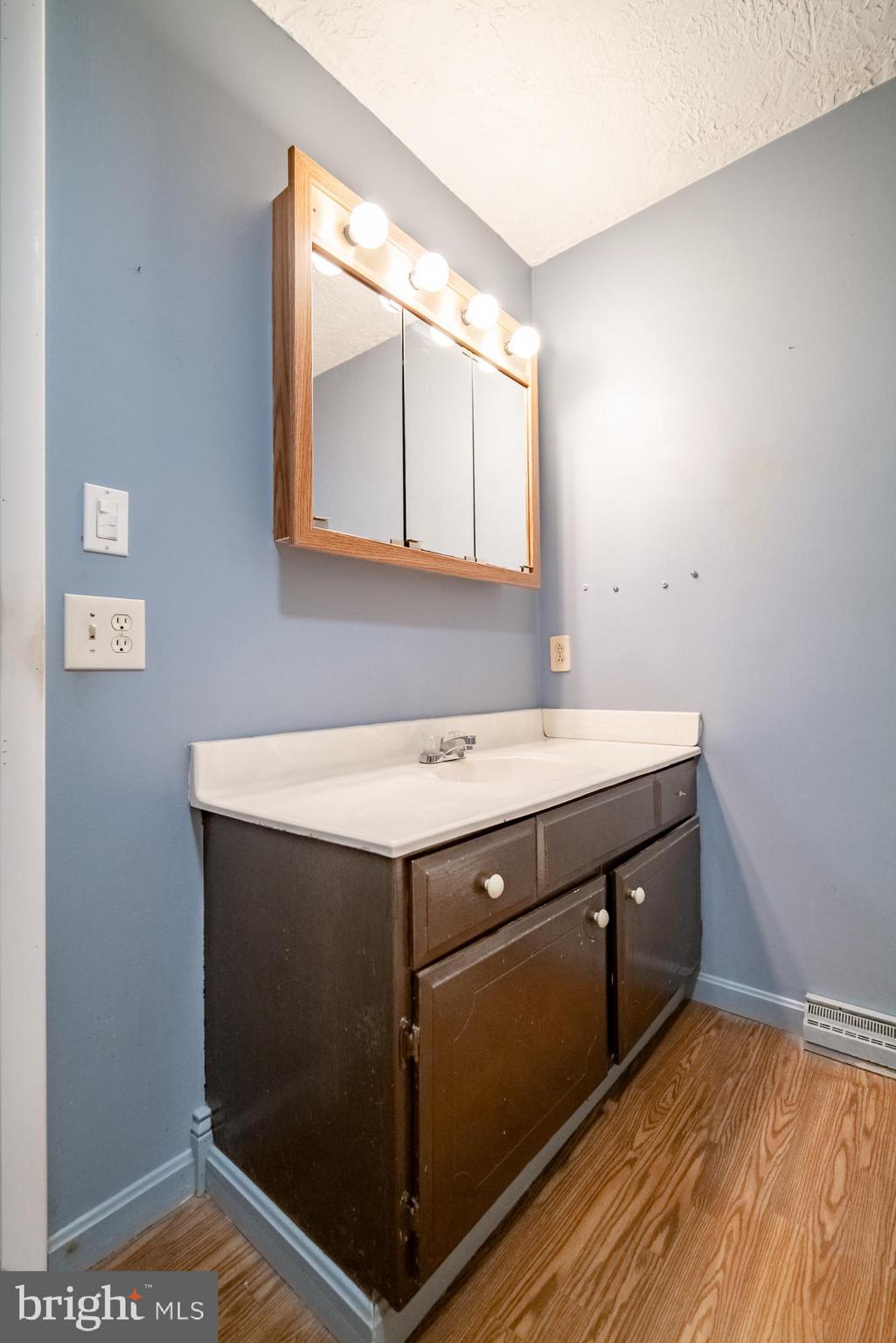 CRESTWOOD EAST - Residential