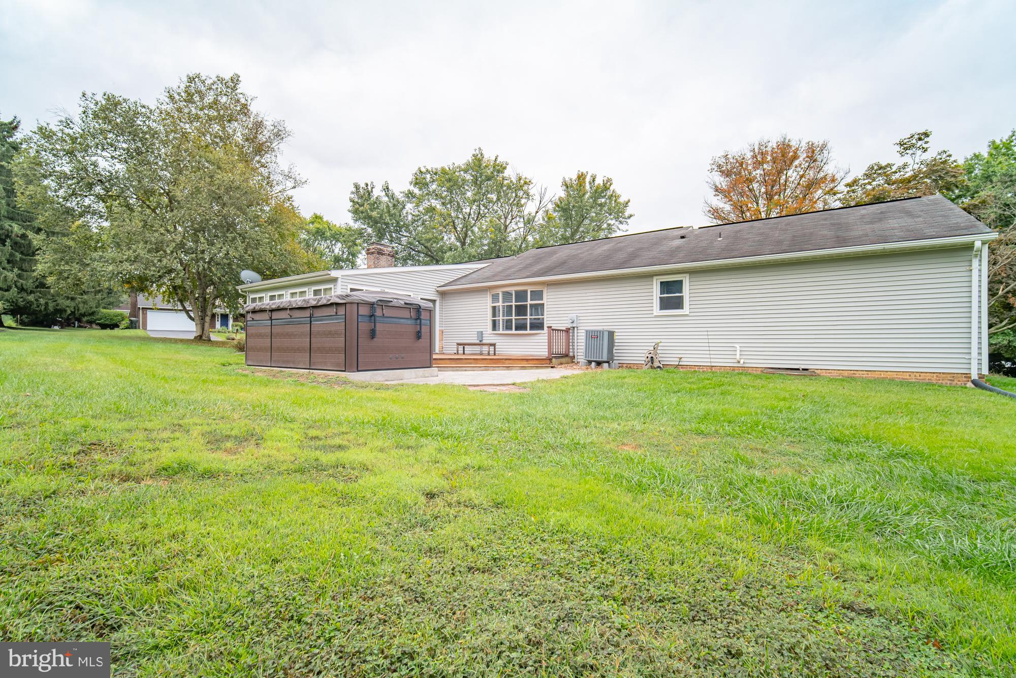 CRESTWOOD EAST - Residential