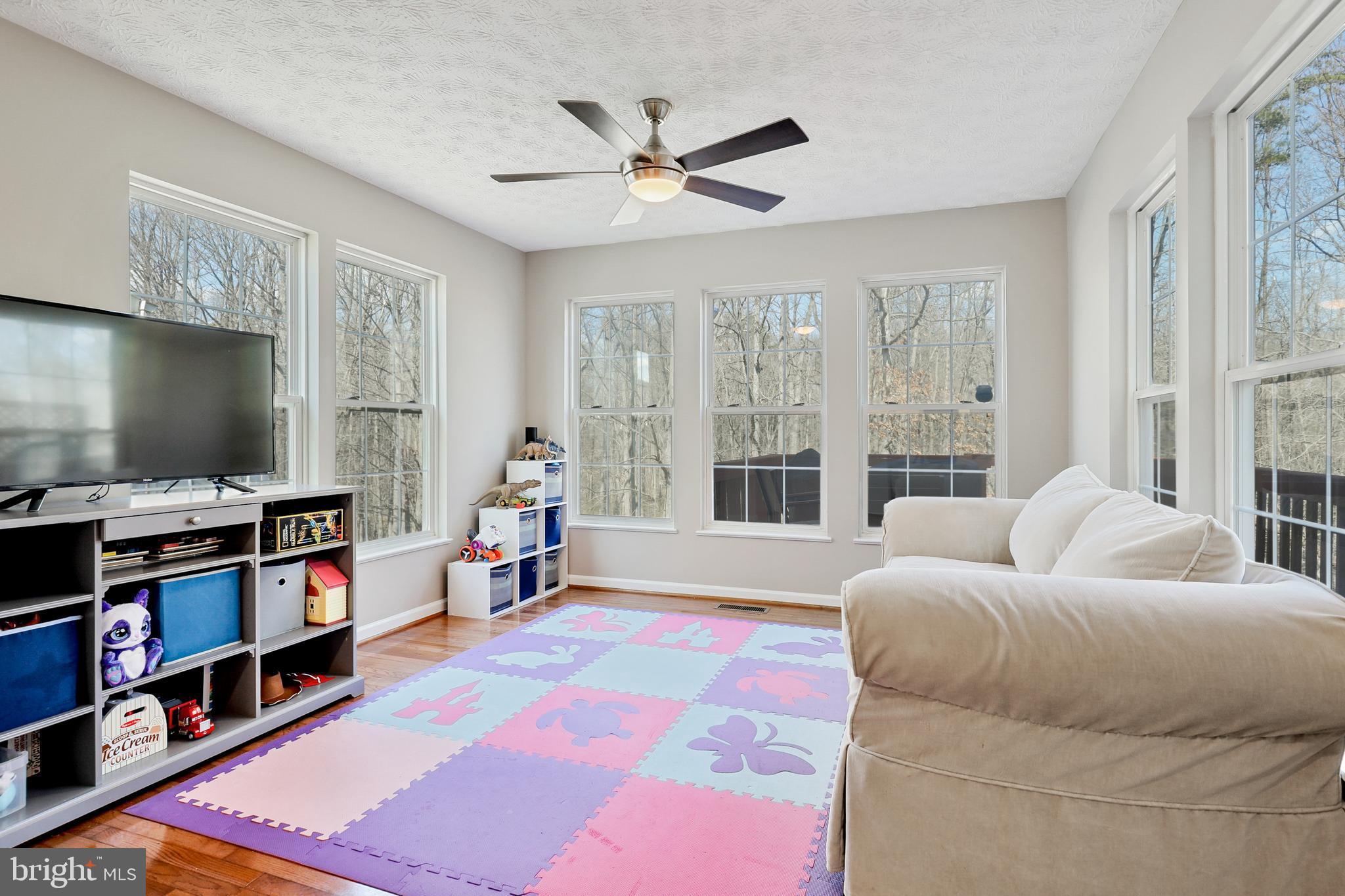 PINEY ORCHARD - Residential