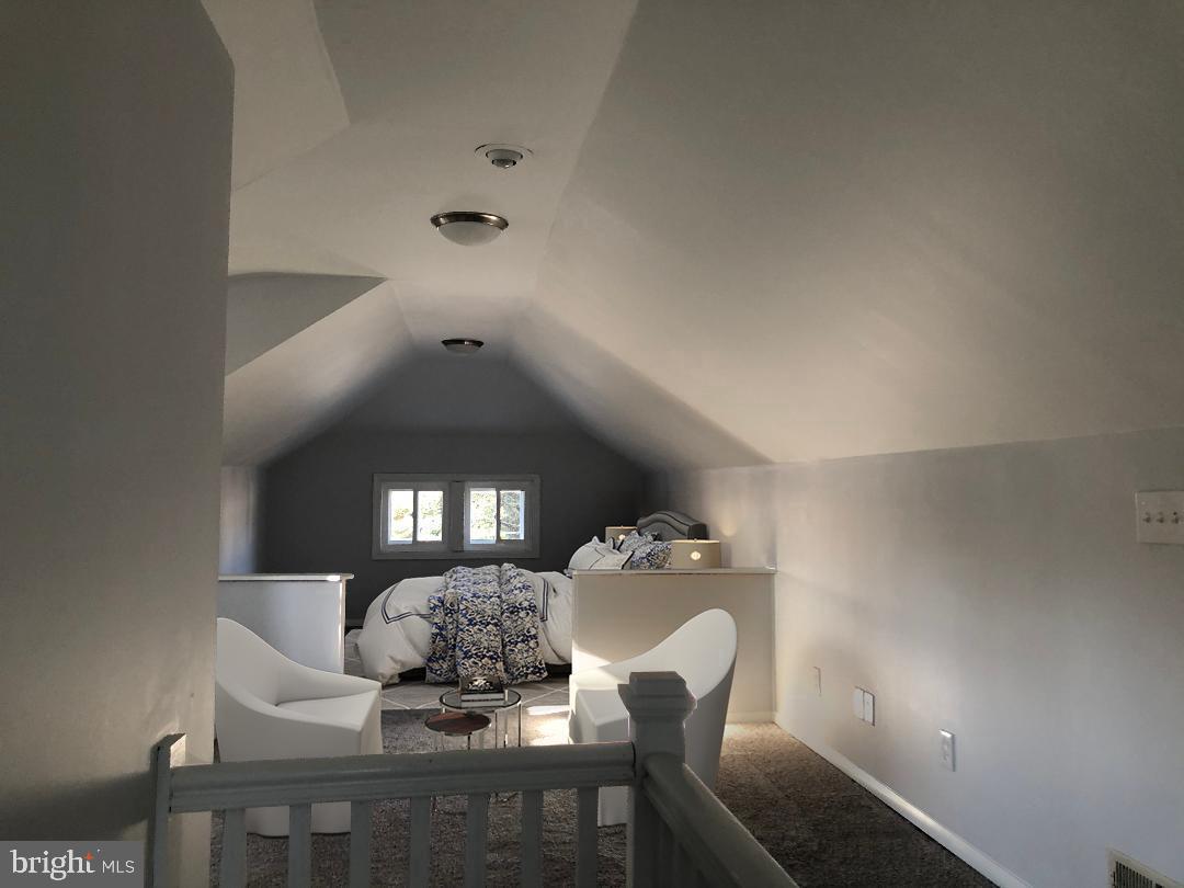 LANDSDOWNE - Residential