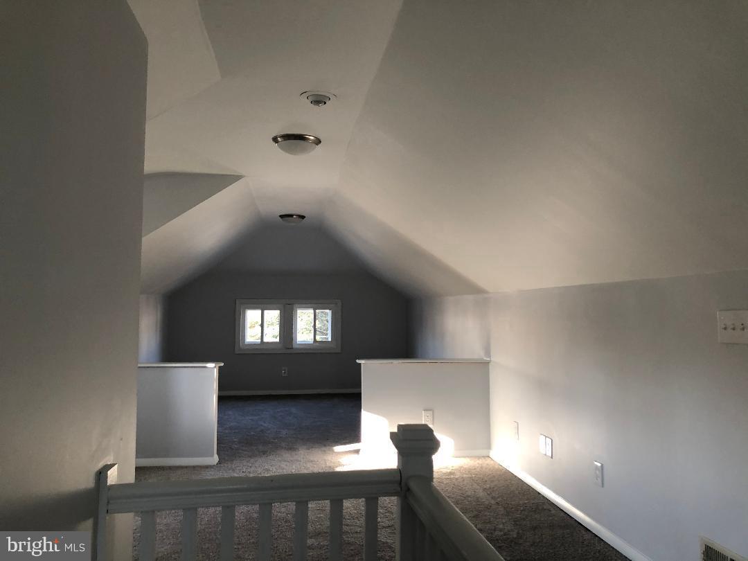 LANDSDOWNE - Residential