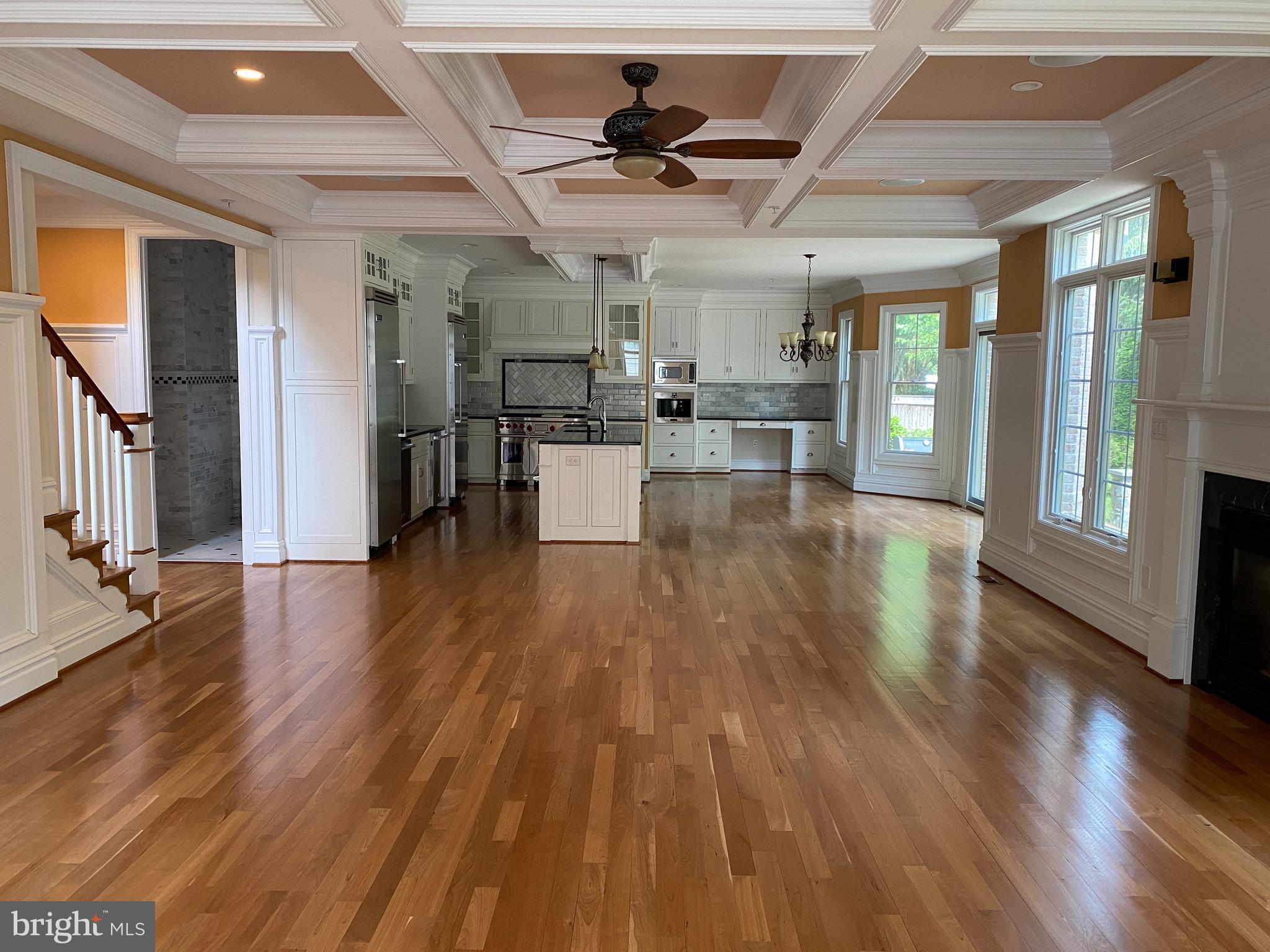 ENGLISH VILLAGE - Residential