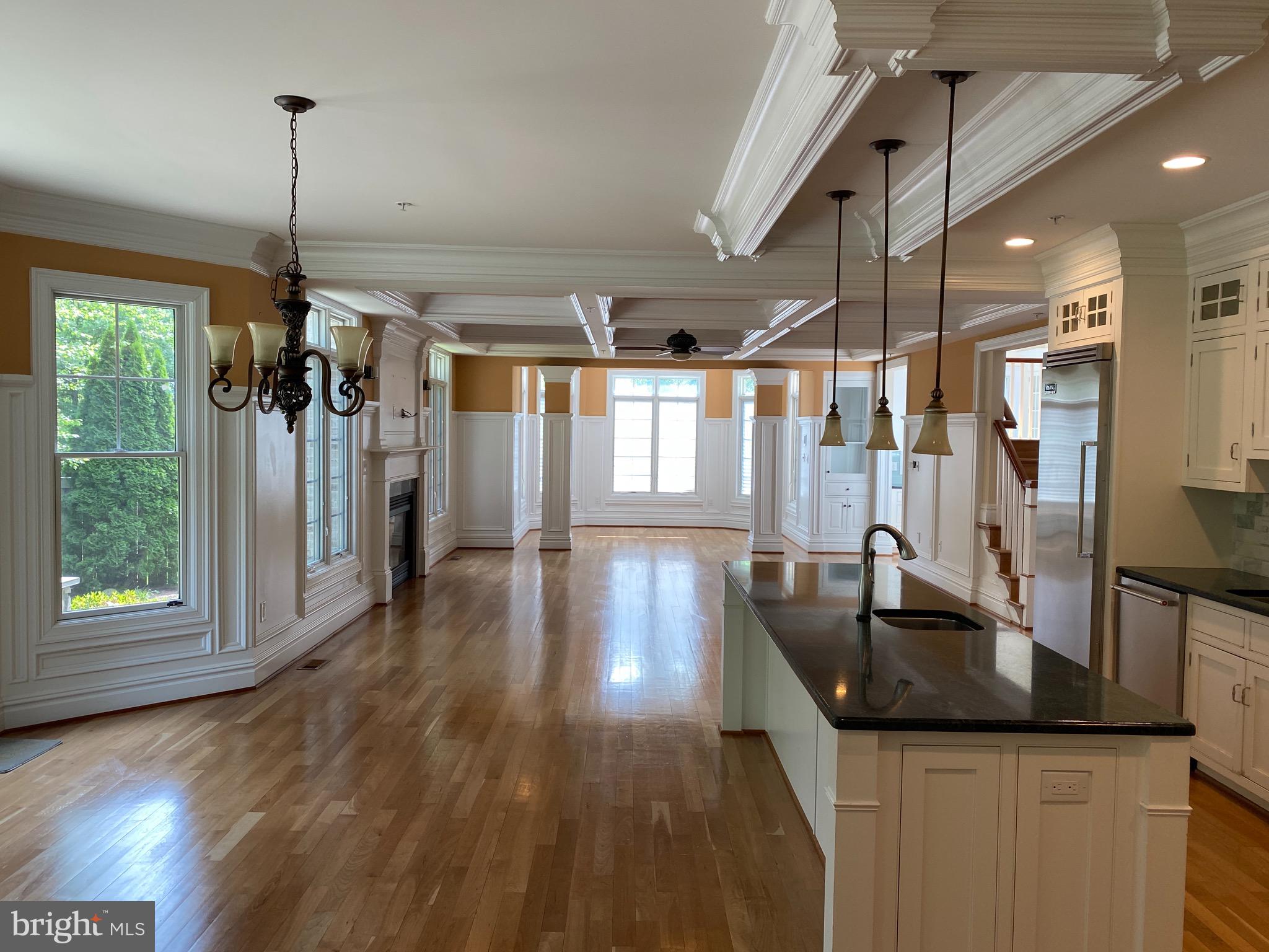 ENGLISH VILLAGE - Residential