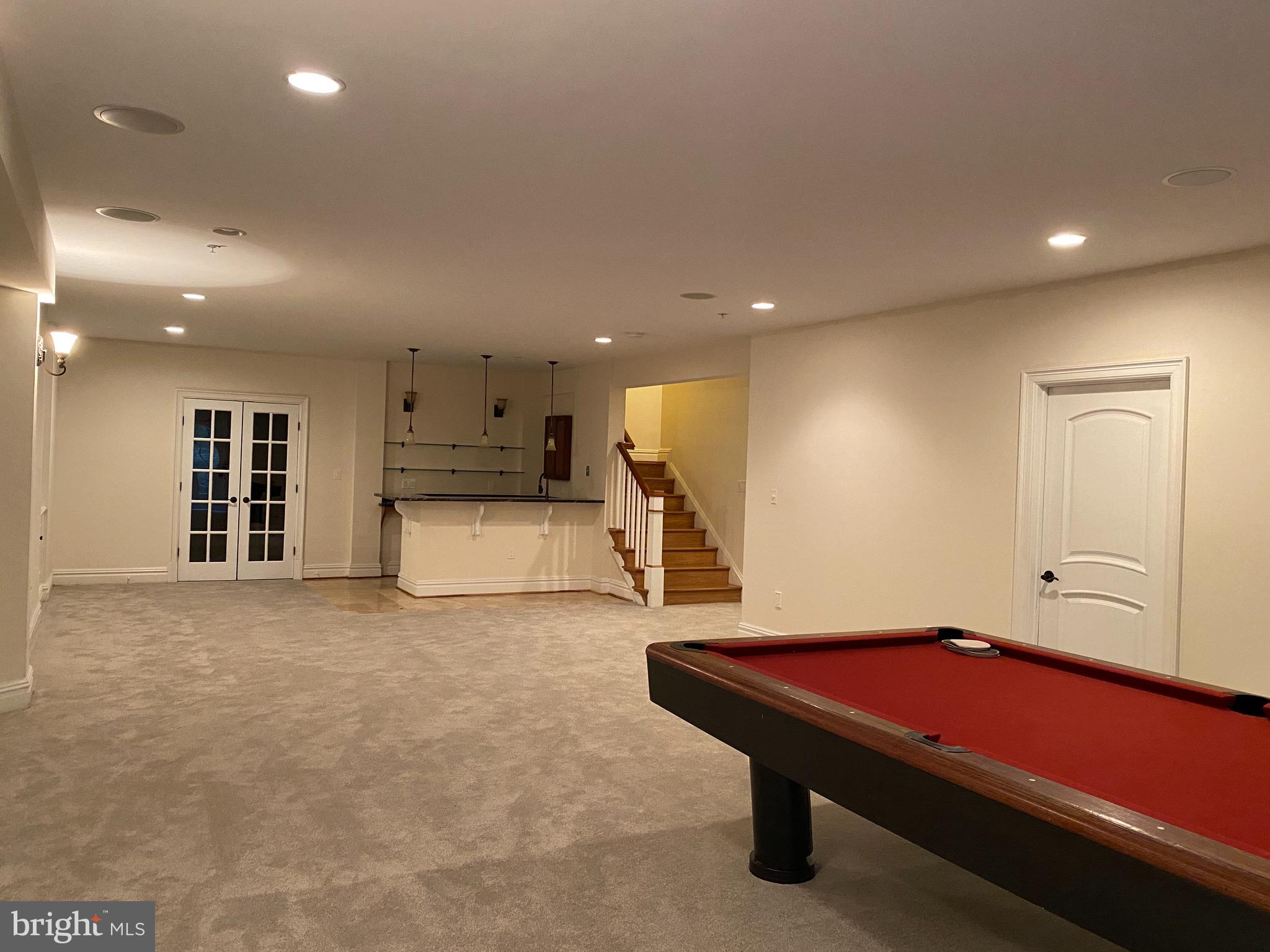 ENGLISH VILLAGE - Residential