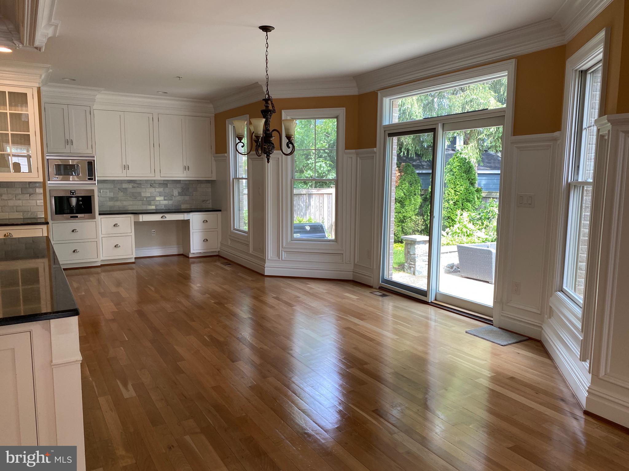 ENGLISH VILLAGE - Residential