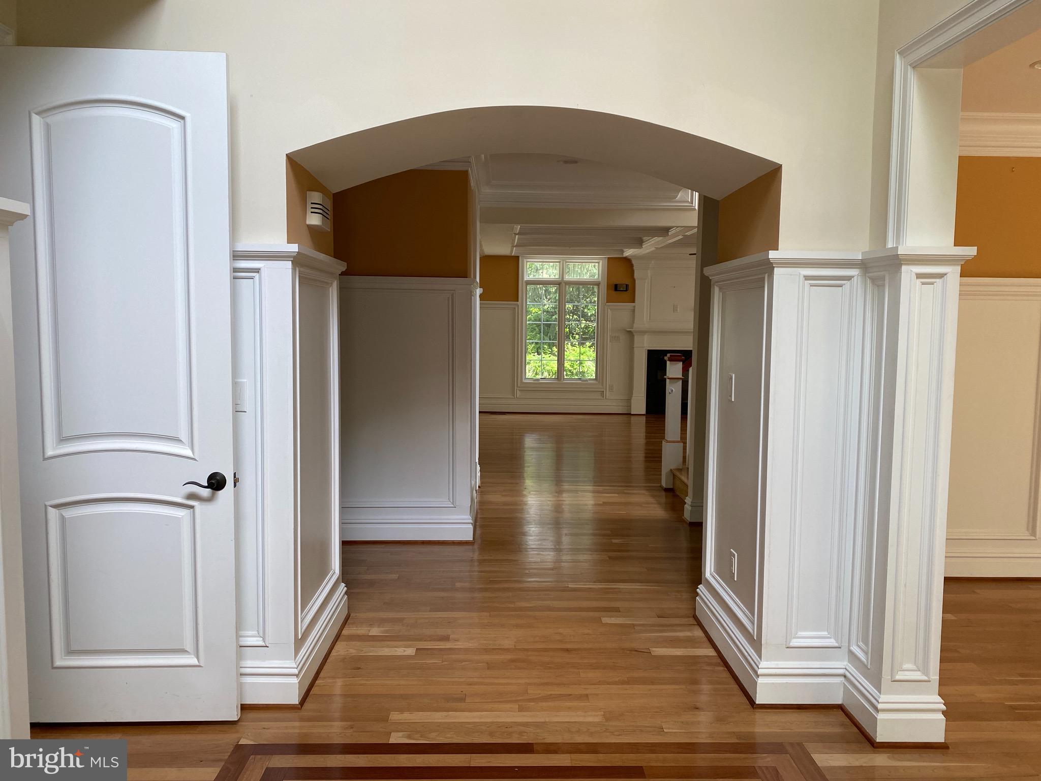 ENGLISH VILLAGE - Residential