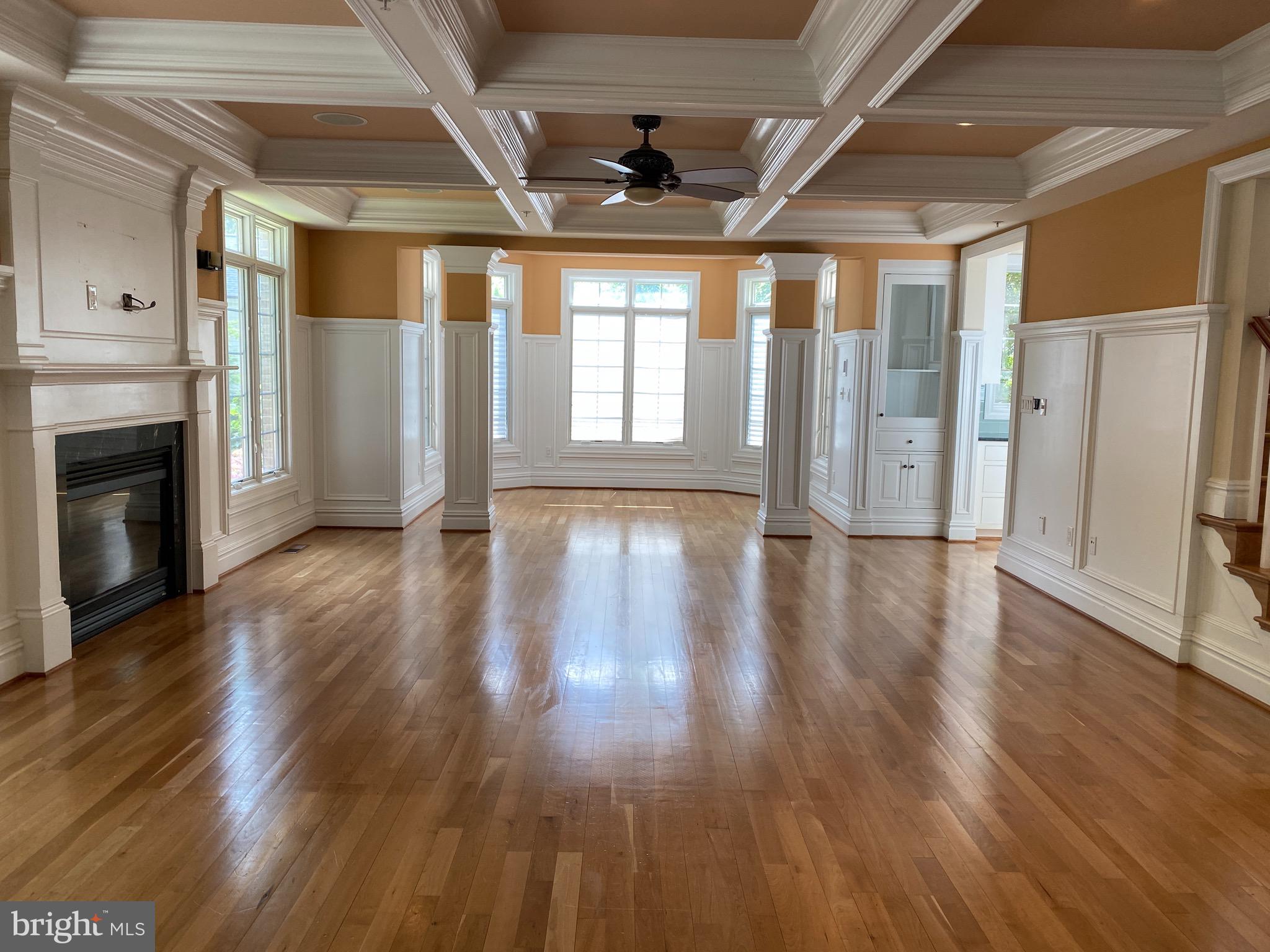 ENGLISH VILLAGE - Residential