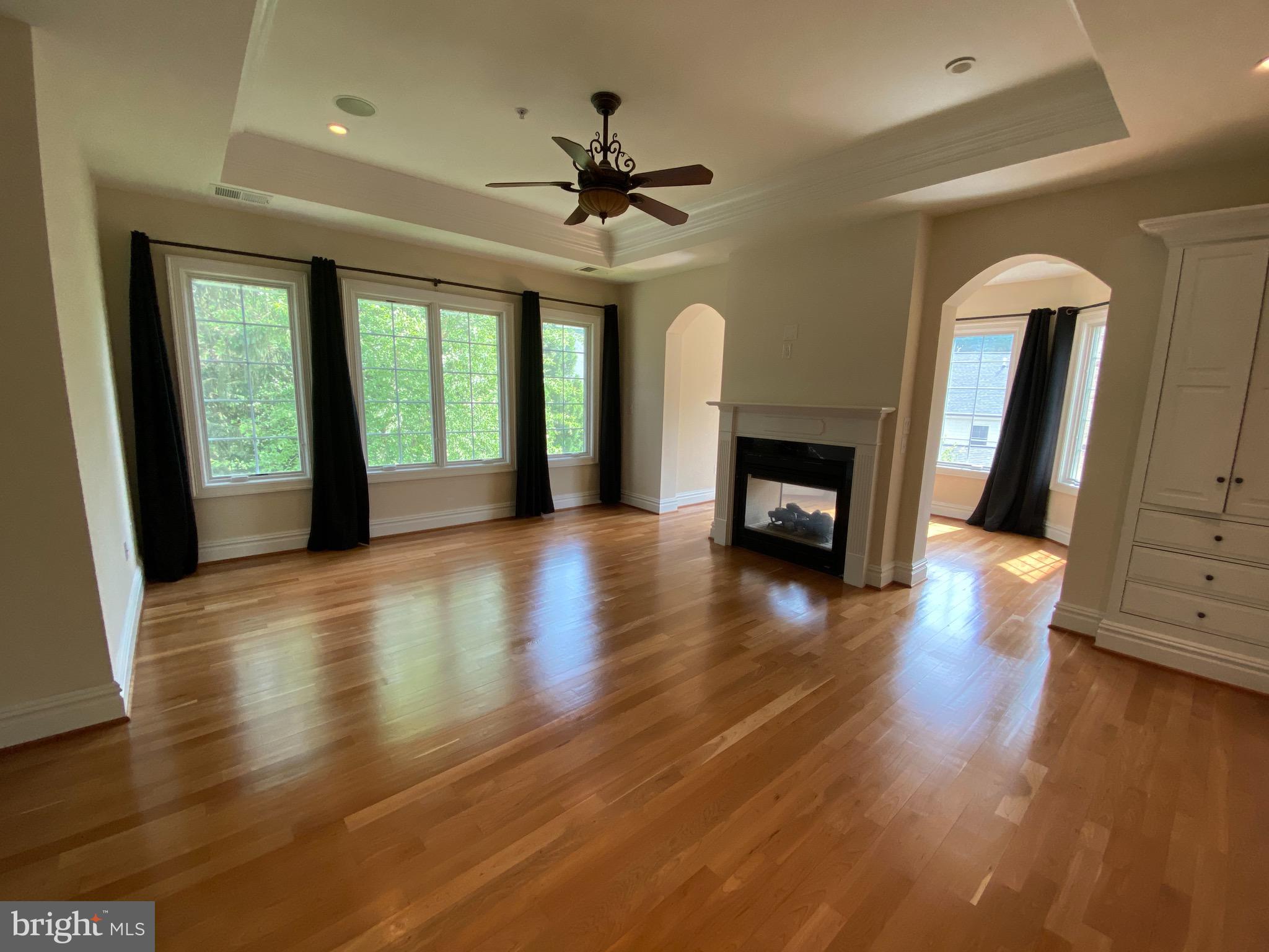 ENGLISH VILLAGE - Residential