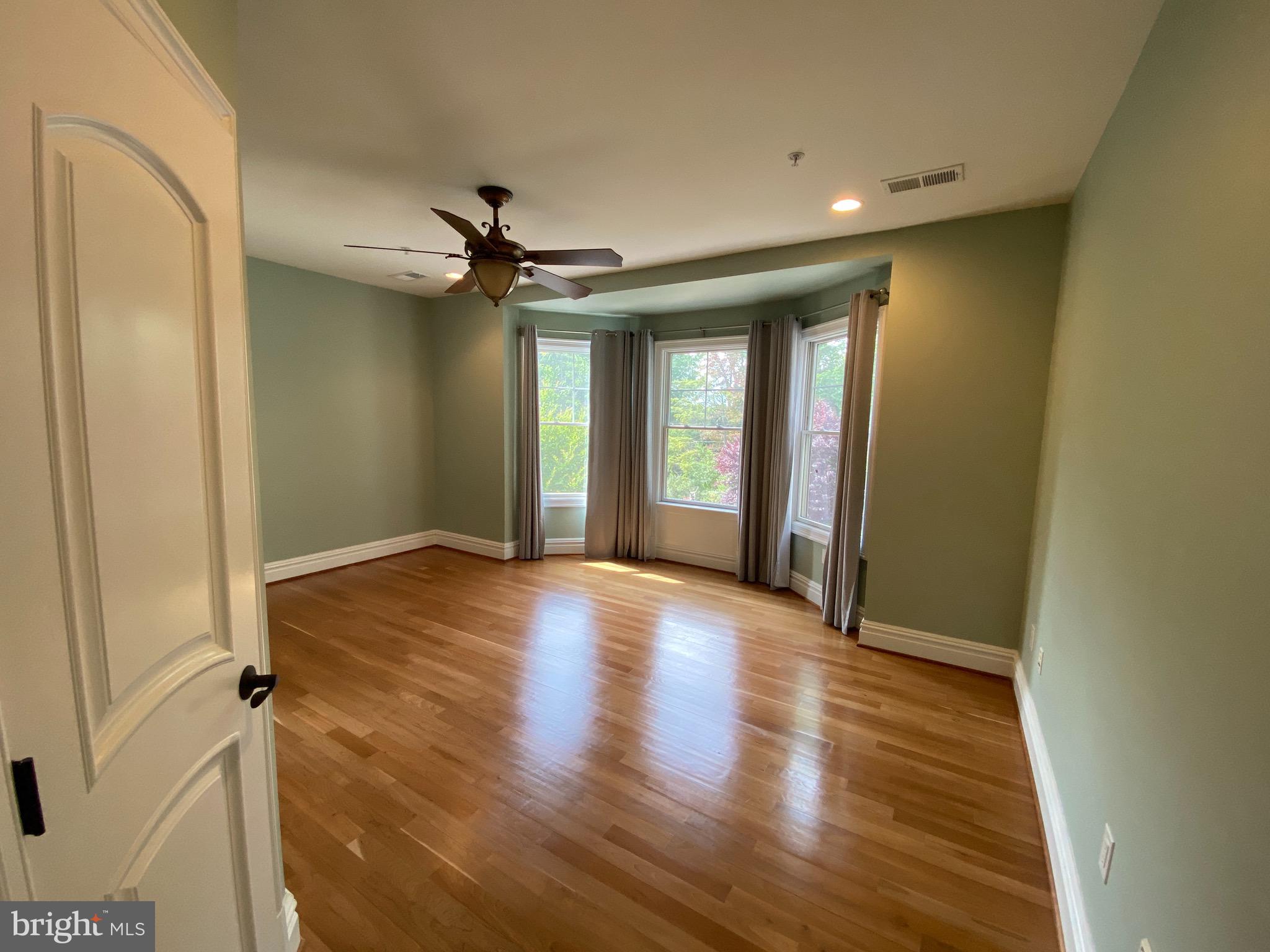 ENGLISH VILLAGE - Residential