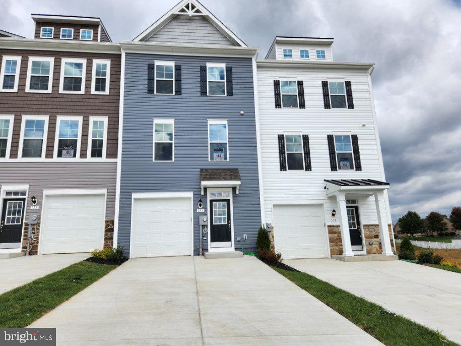 OVERLOOK AT RIVERSIDE TOWNHOMES - Residential