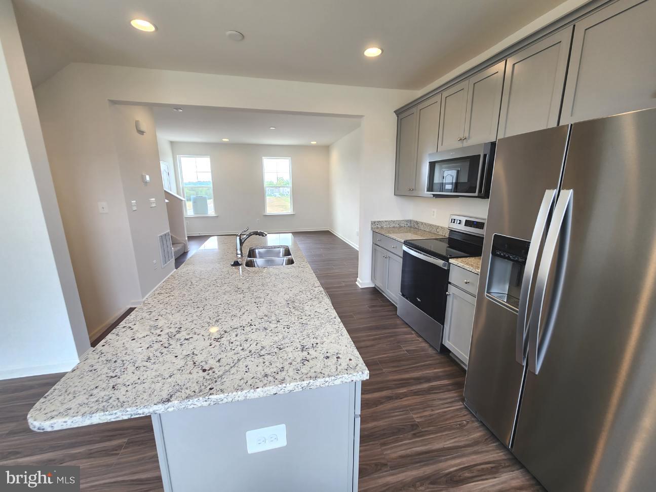 OVERLOOK AT RIVERSIDE TOWNHOMES - Residential