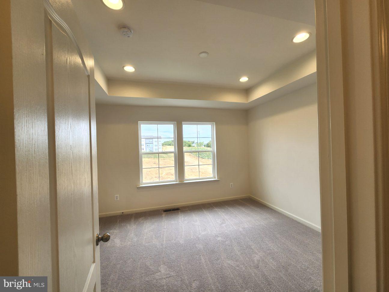 OVERLOOK AT RIVERSIDE TOWNHOMES - Residential