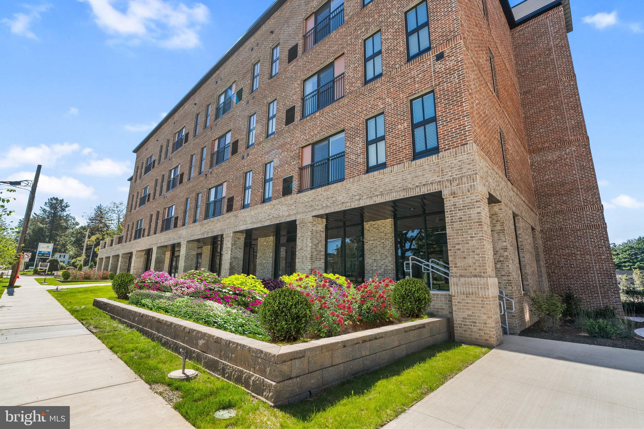 144 N MAIN STREET 2B