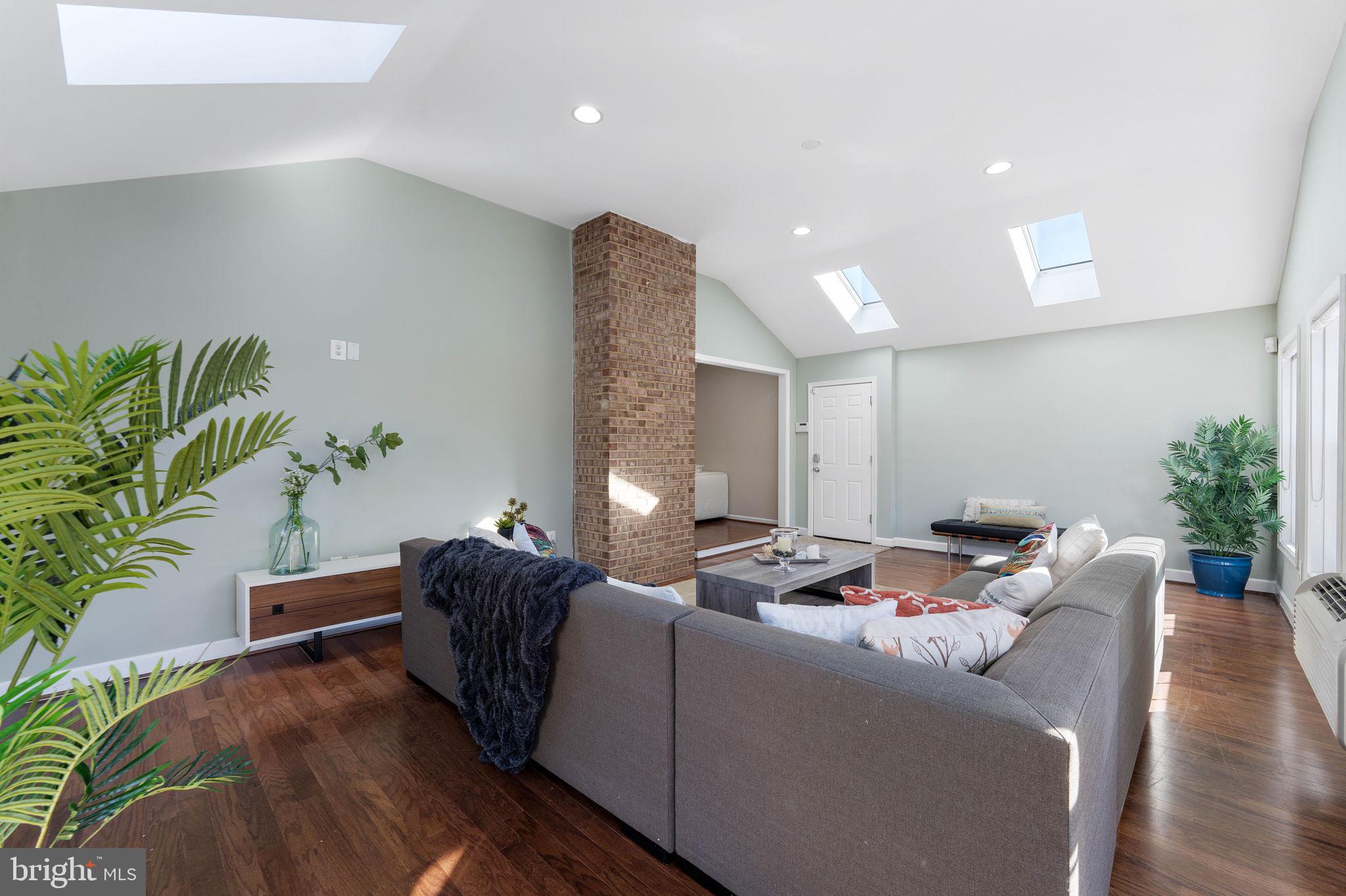 DOLLEY MADISON ESTATES - Residential