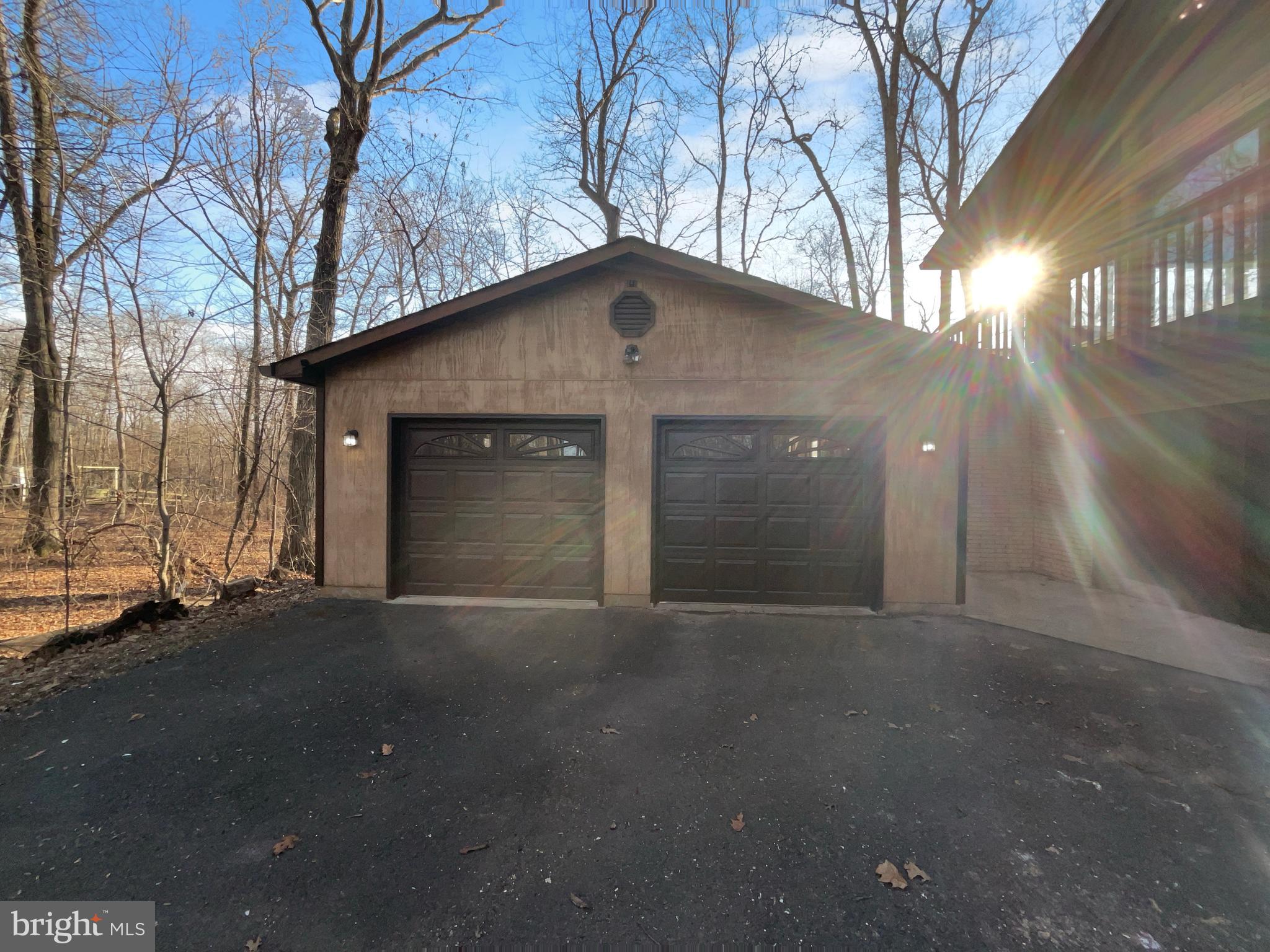 LAWNVALE ESTATES - Residential