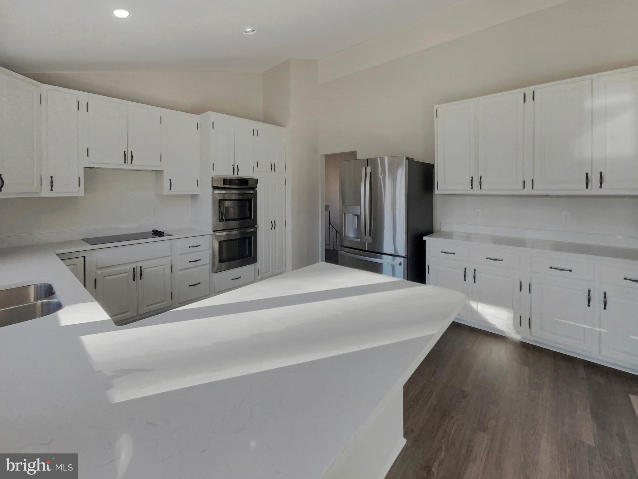 LAWNVALE ESTATES - Residential