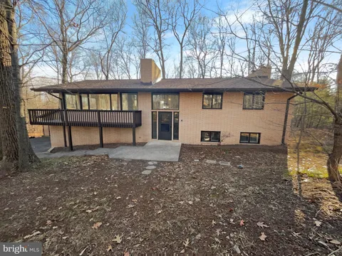 4007 Shady Hollow Lane, Gainesville, VA MLS: VAPW2087710