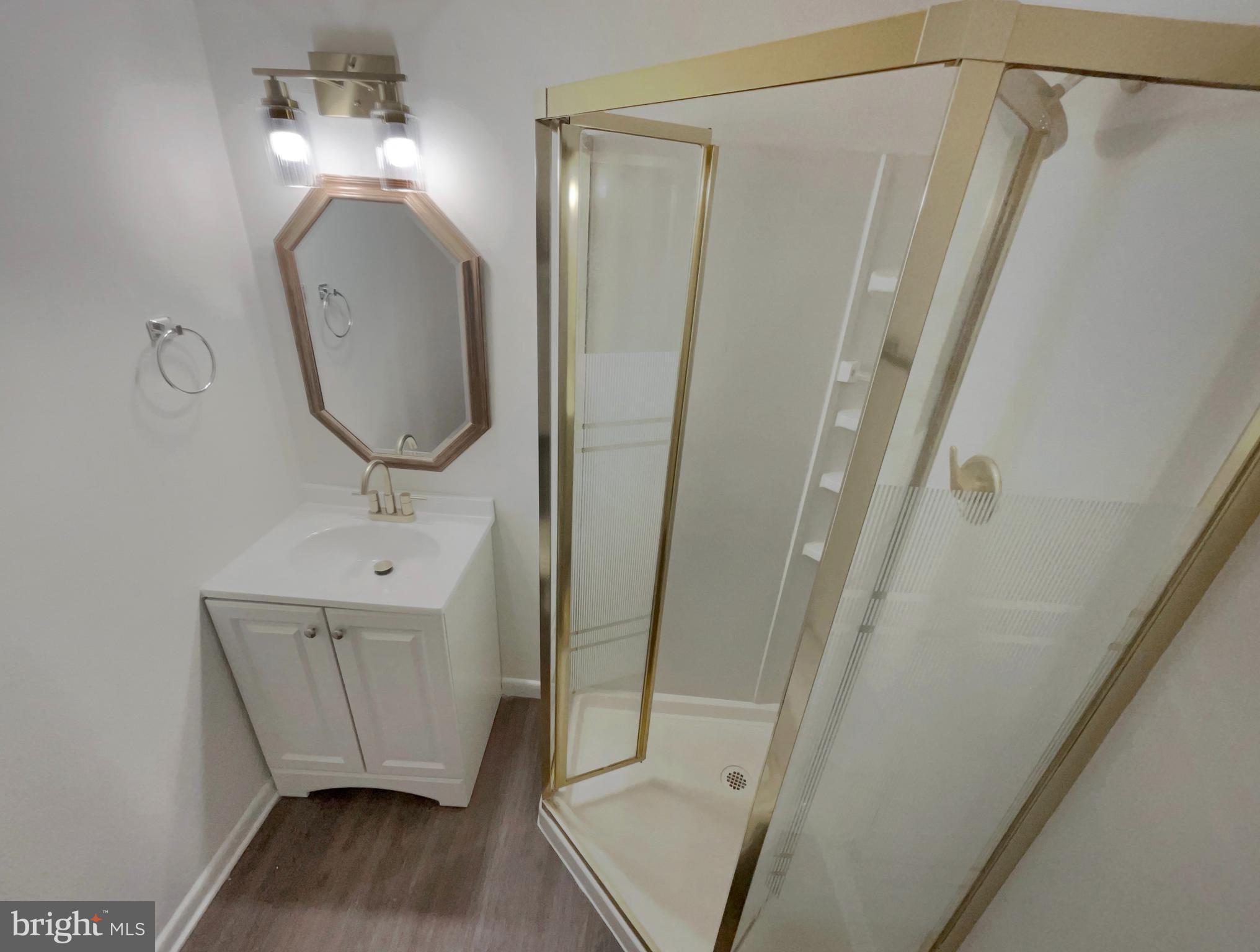 LAWNVALE ESTATES - Residential