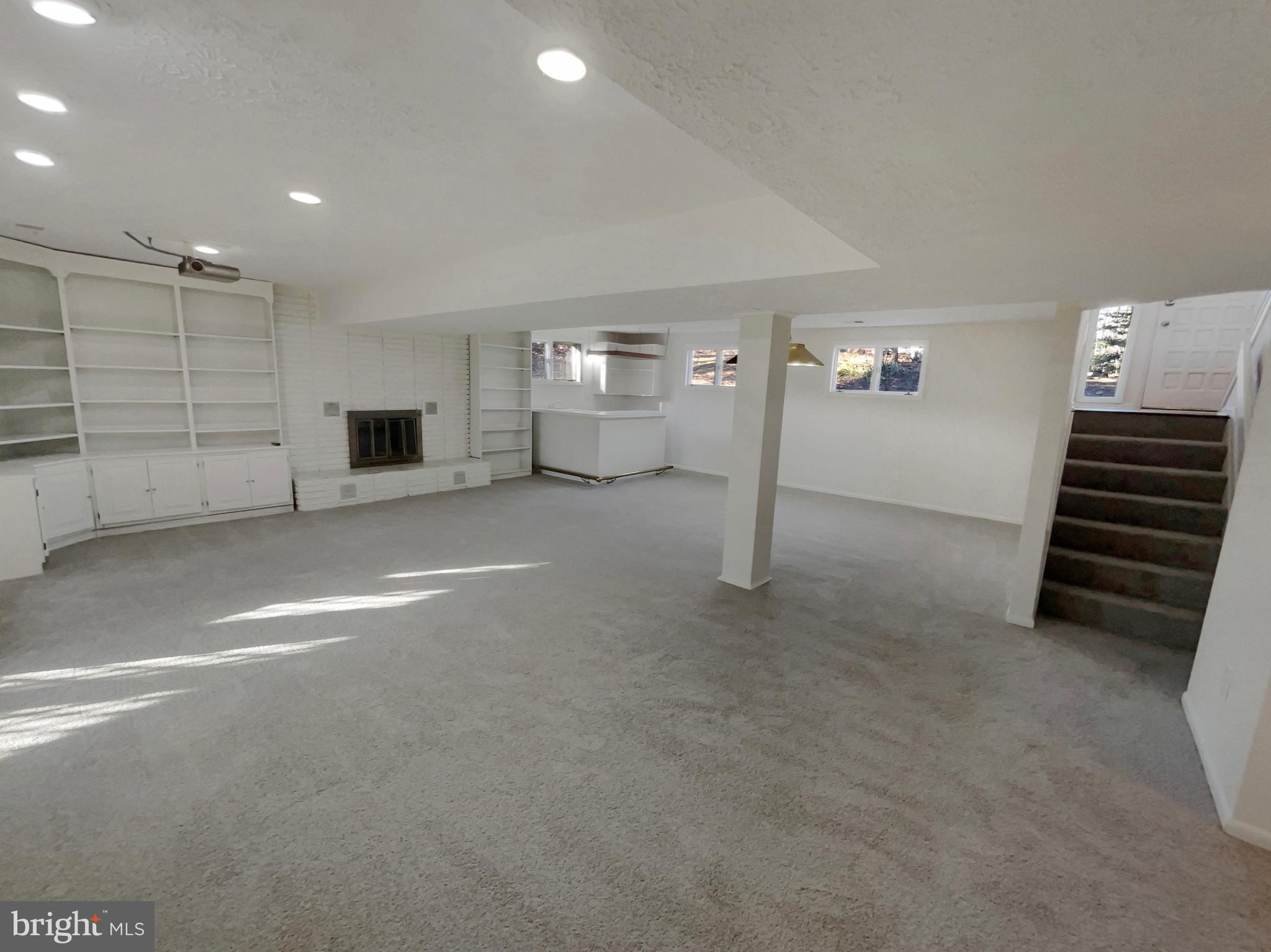 LAWNVALE ESTATES - Residential