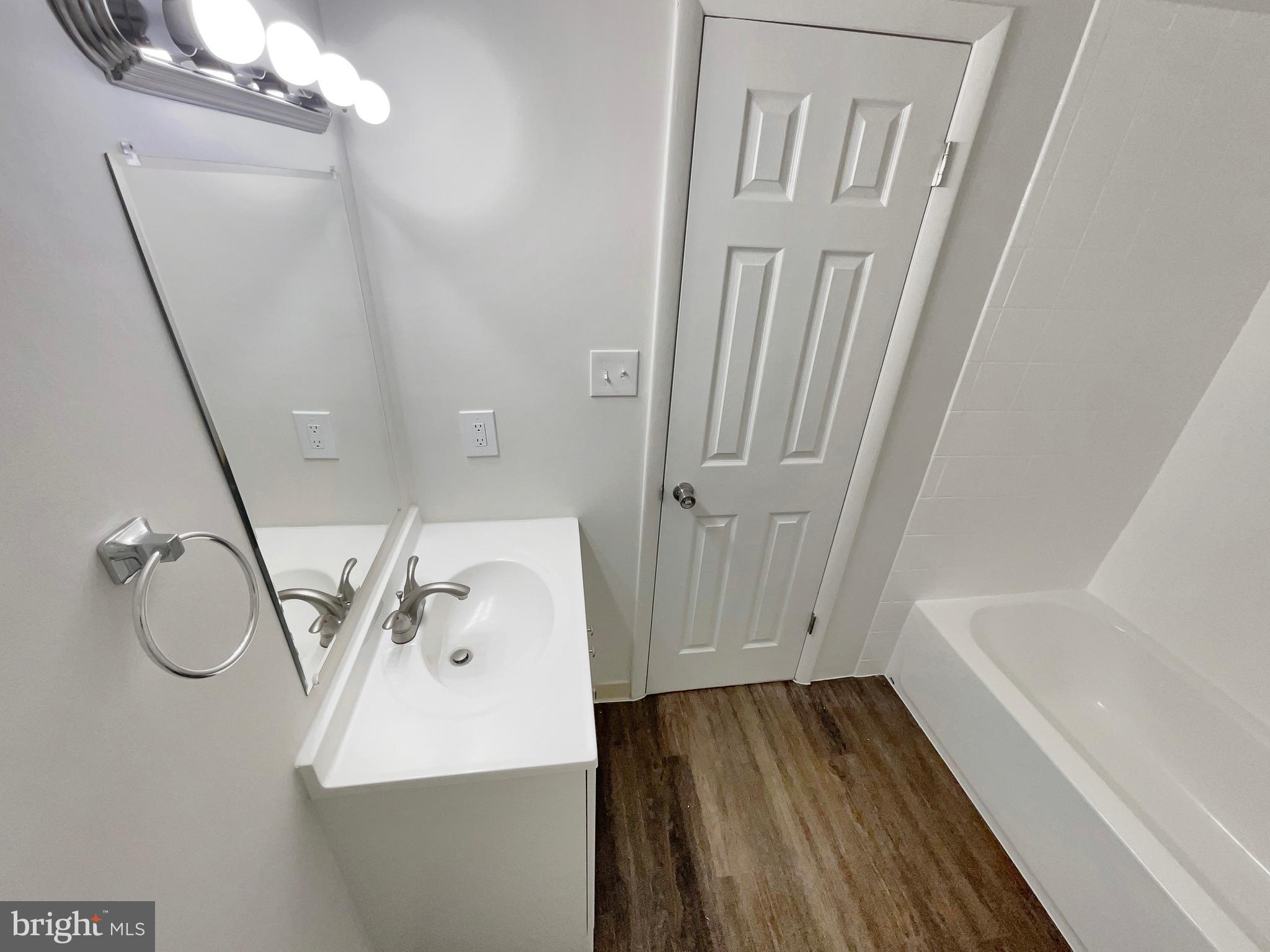 LAWNVALE ESTATES - Residential