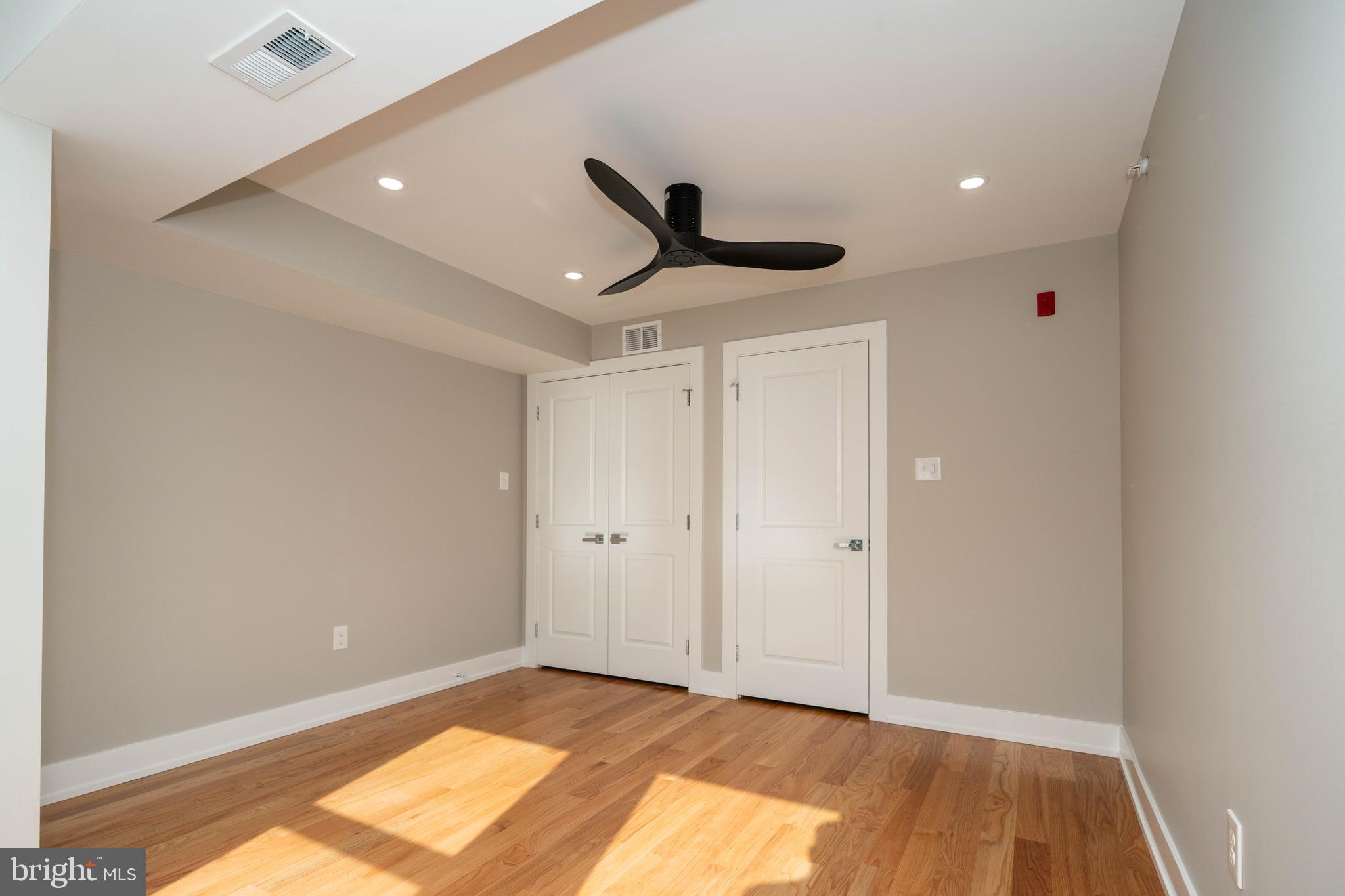 DICKINSON NARROWS - Residential Lease