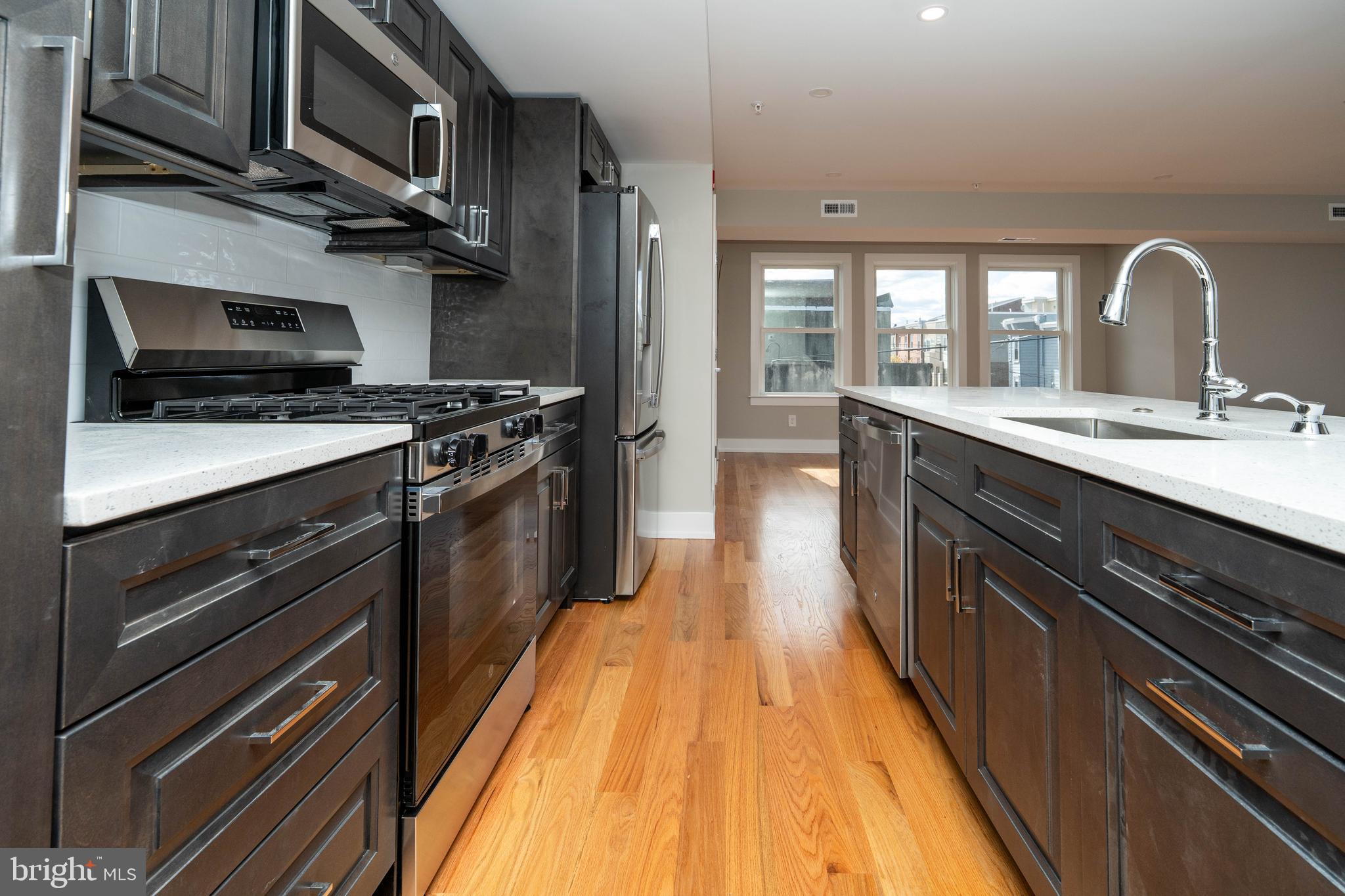 DICKINSON NARROWS - Residential Lease