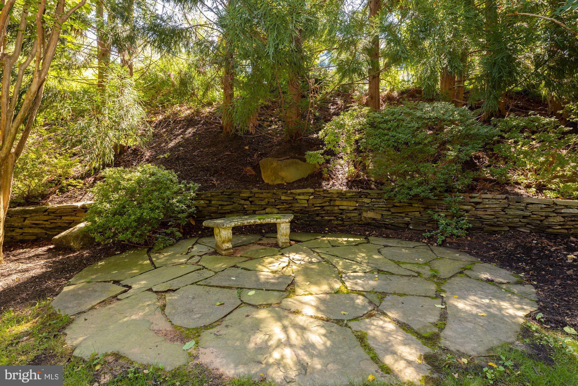 LANGLEY COURT - Residential