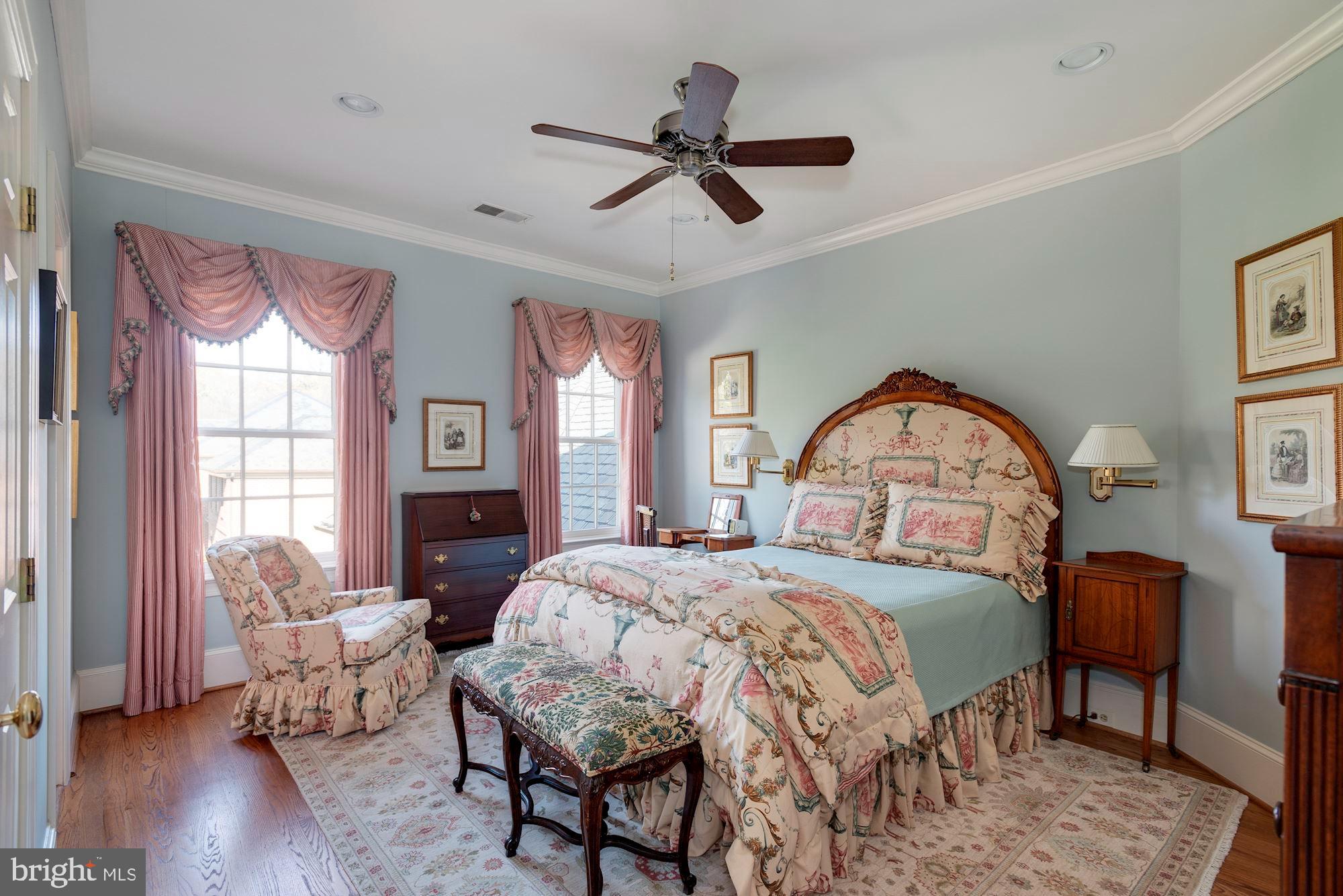 LANGLEY COURT - Residential