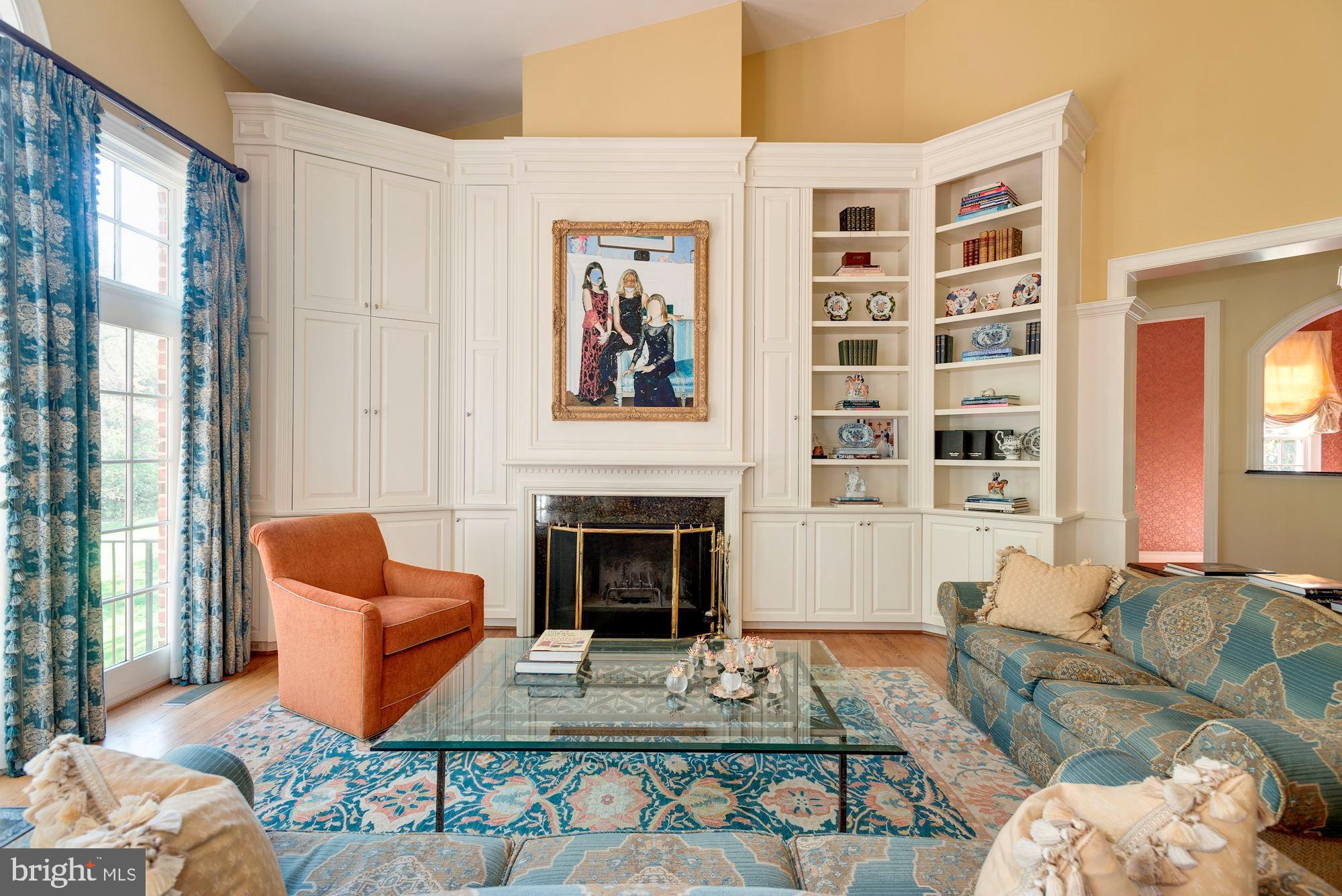 LANGLEY COURT - Residential