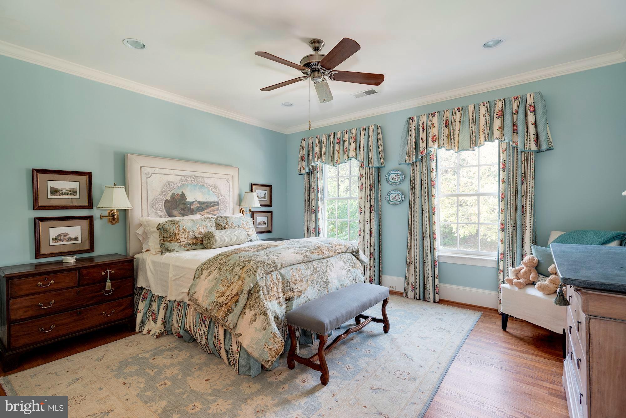 LANGLEY COURT - Residential