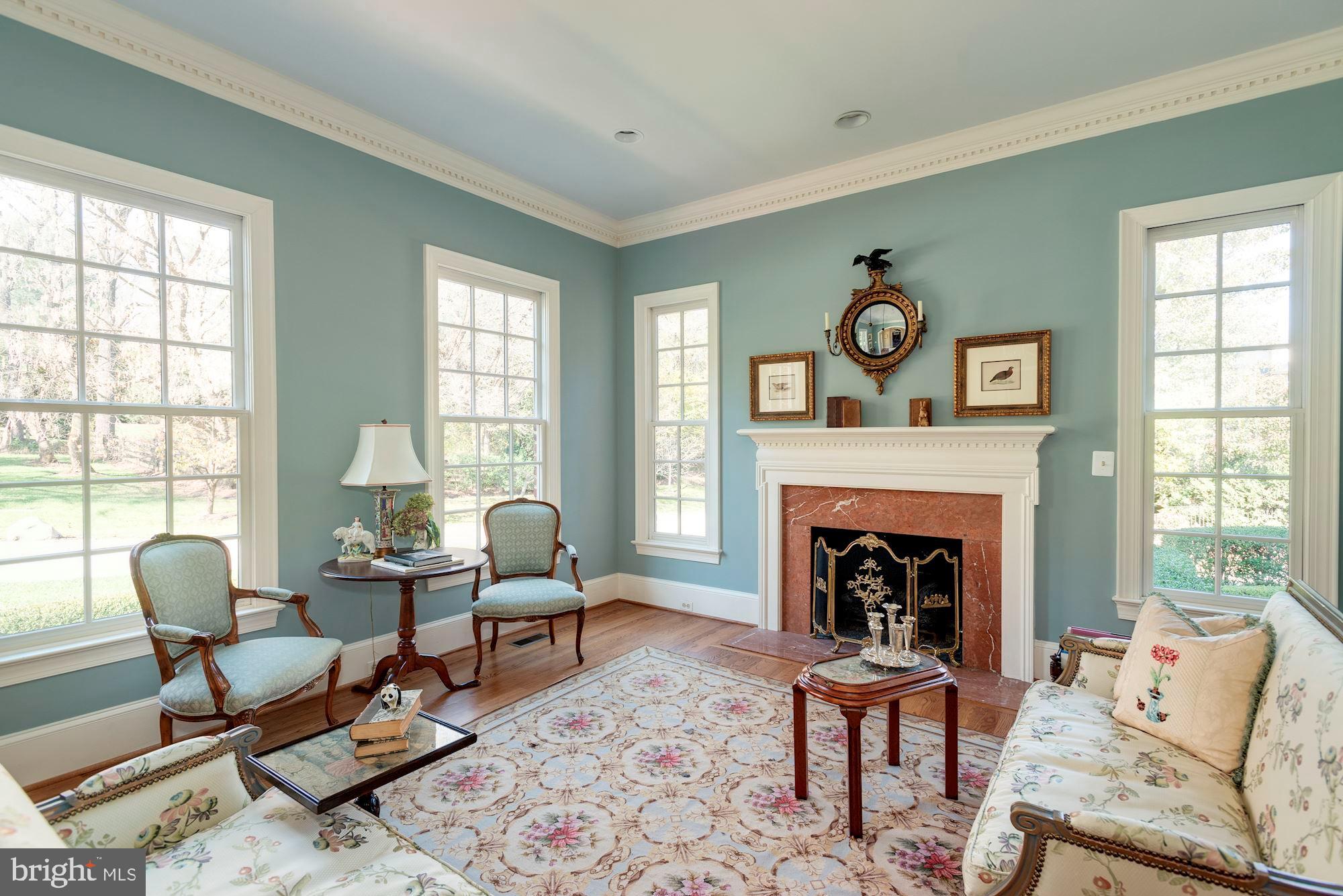 LANGLEY COURT - Residential