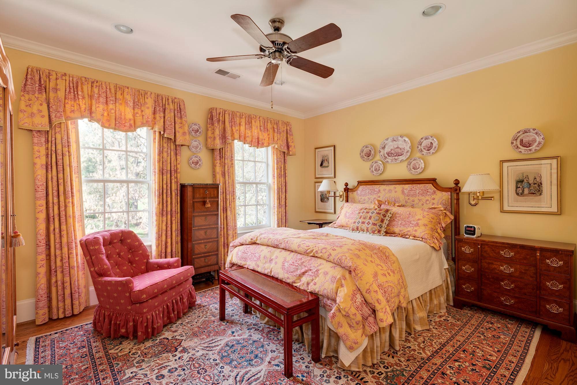 LANGLEY COURT - Residential