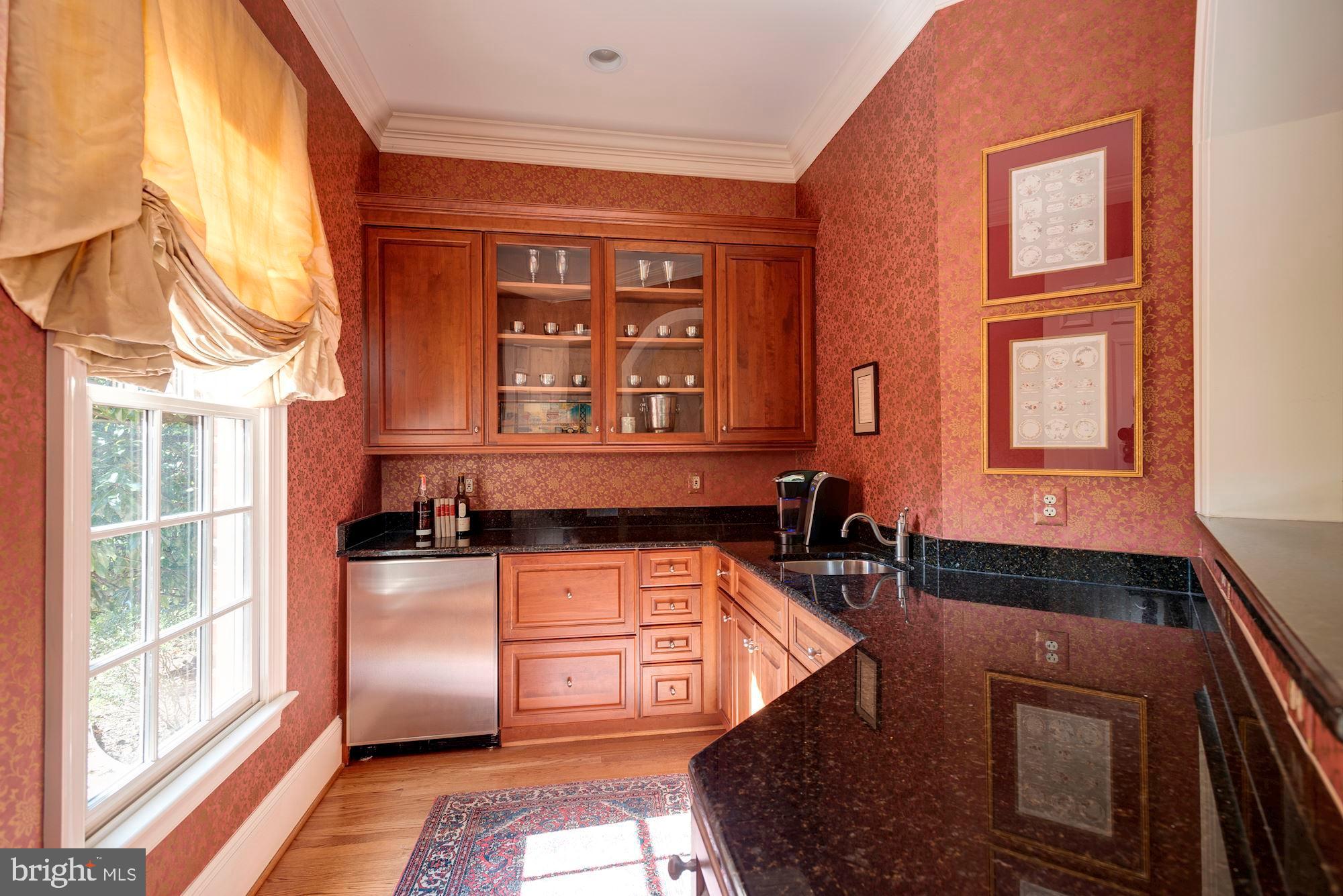 LANGLEY COURT - Residential