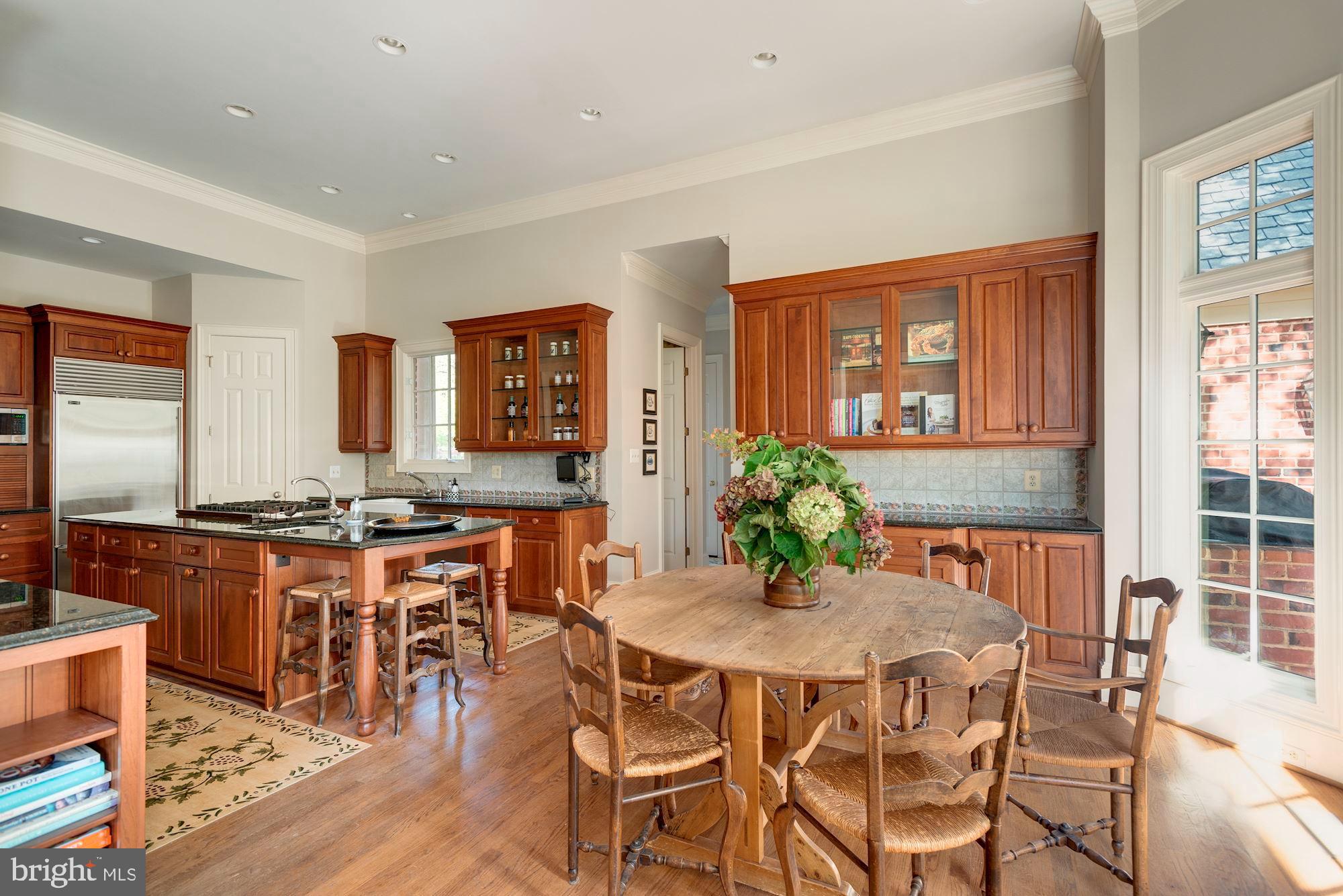 LANGLEY COURT - Residential