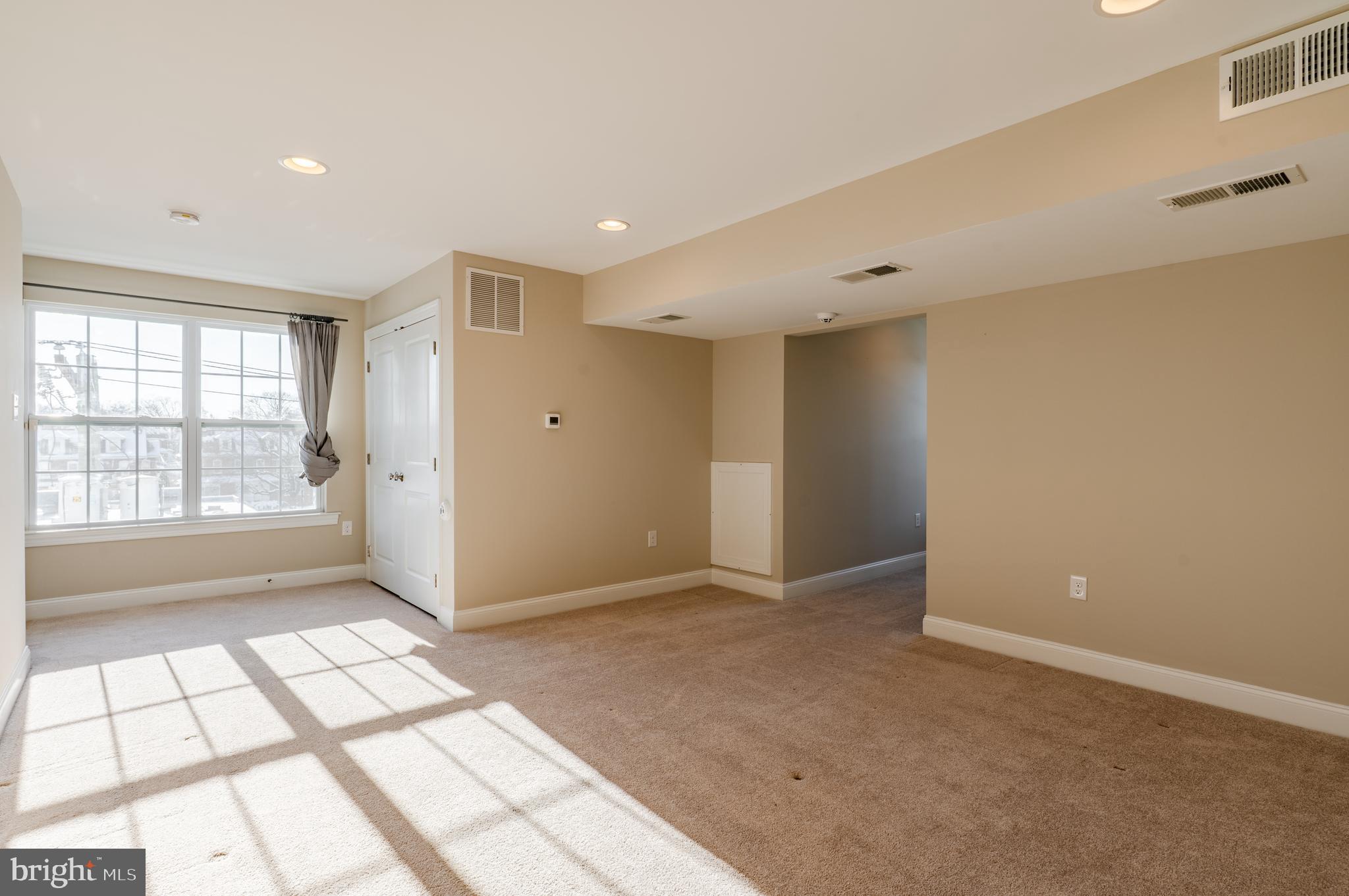 PENN SQ - Residential