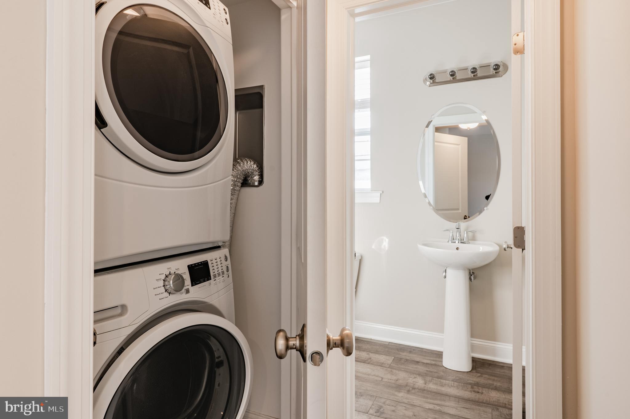 PENN SQ - Residential