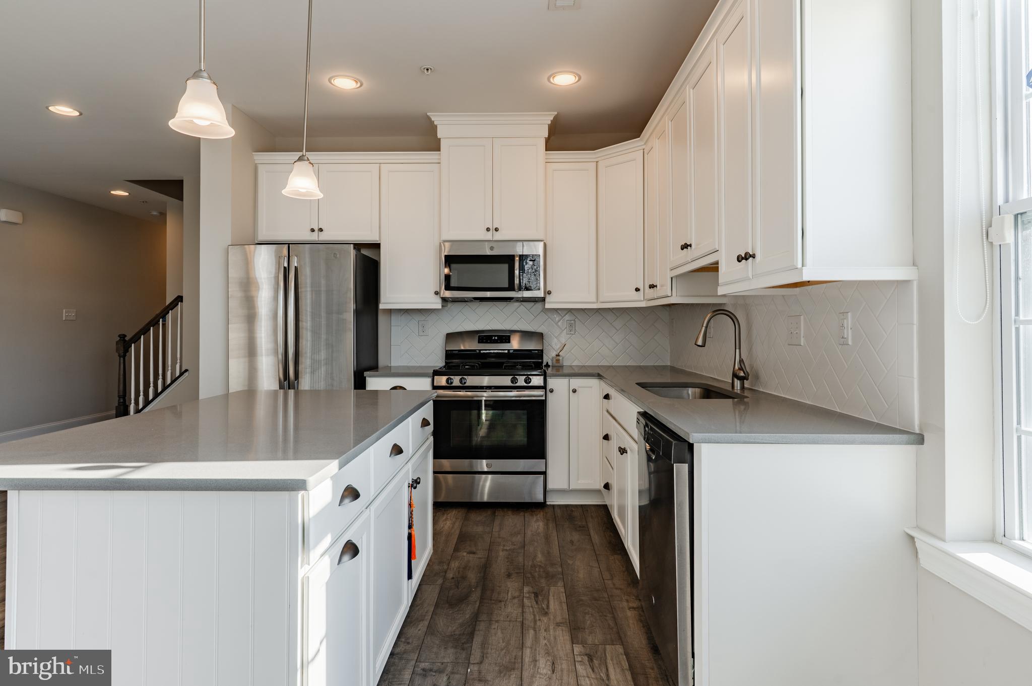 PENN SQ - Residential