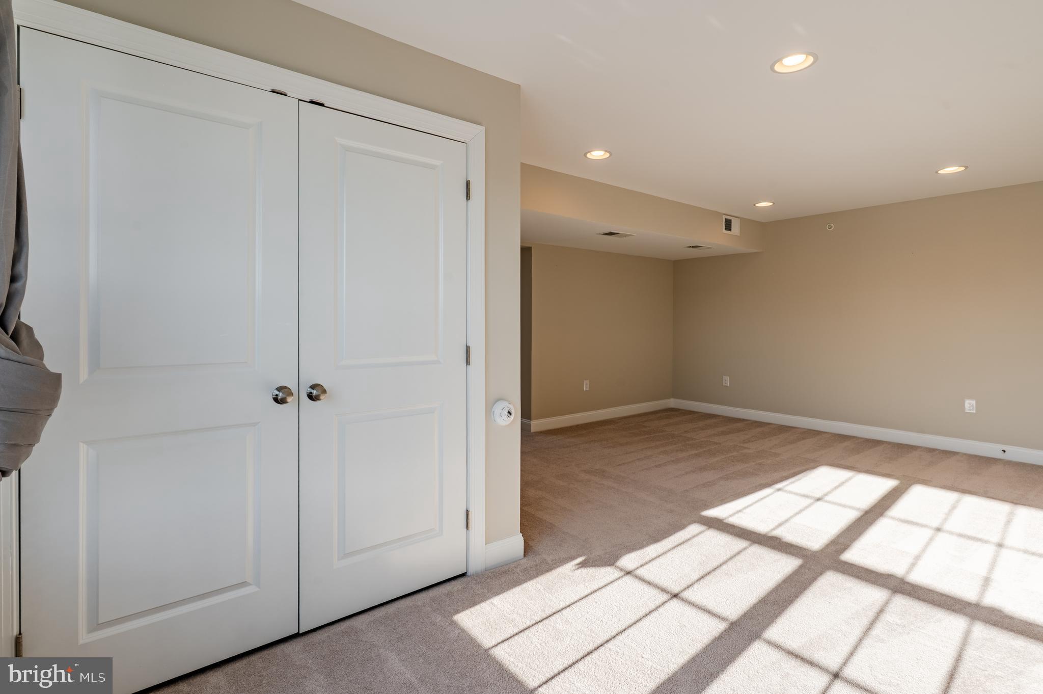 PENN SQ - Residential