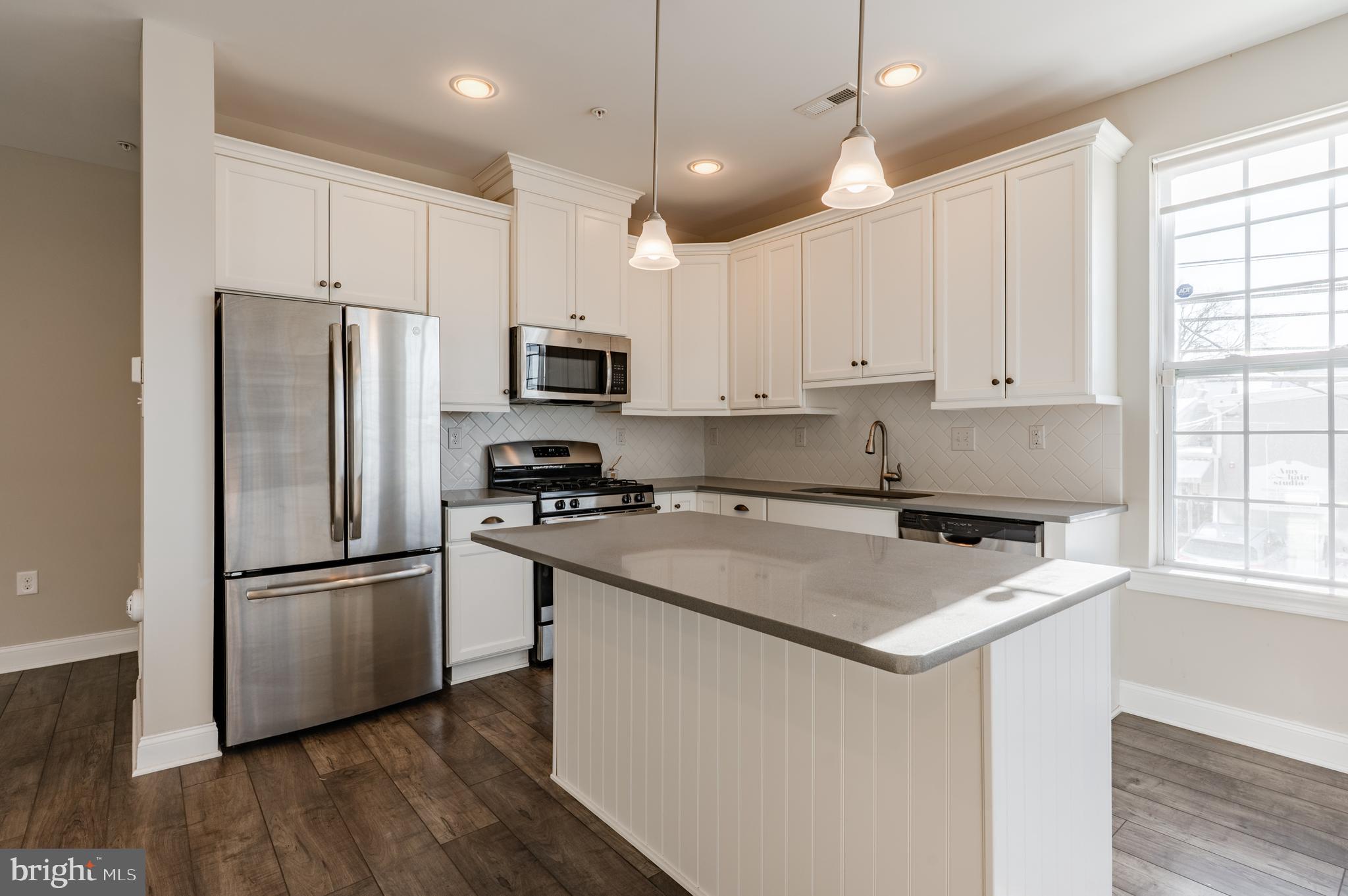 PENN SQ - Residential