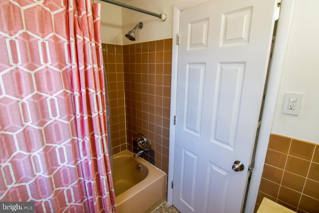 SOMERTON - Residential