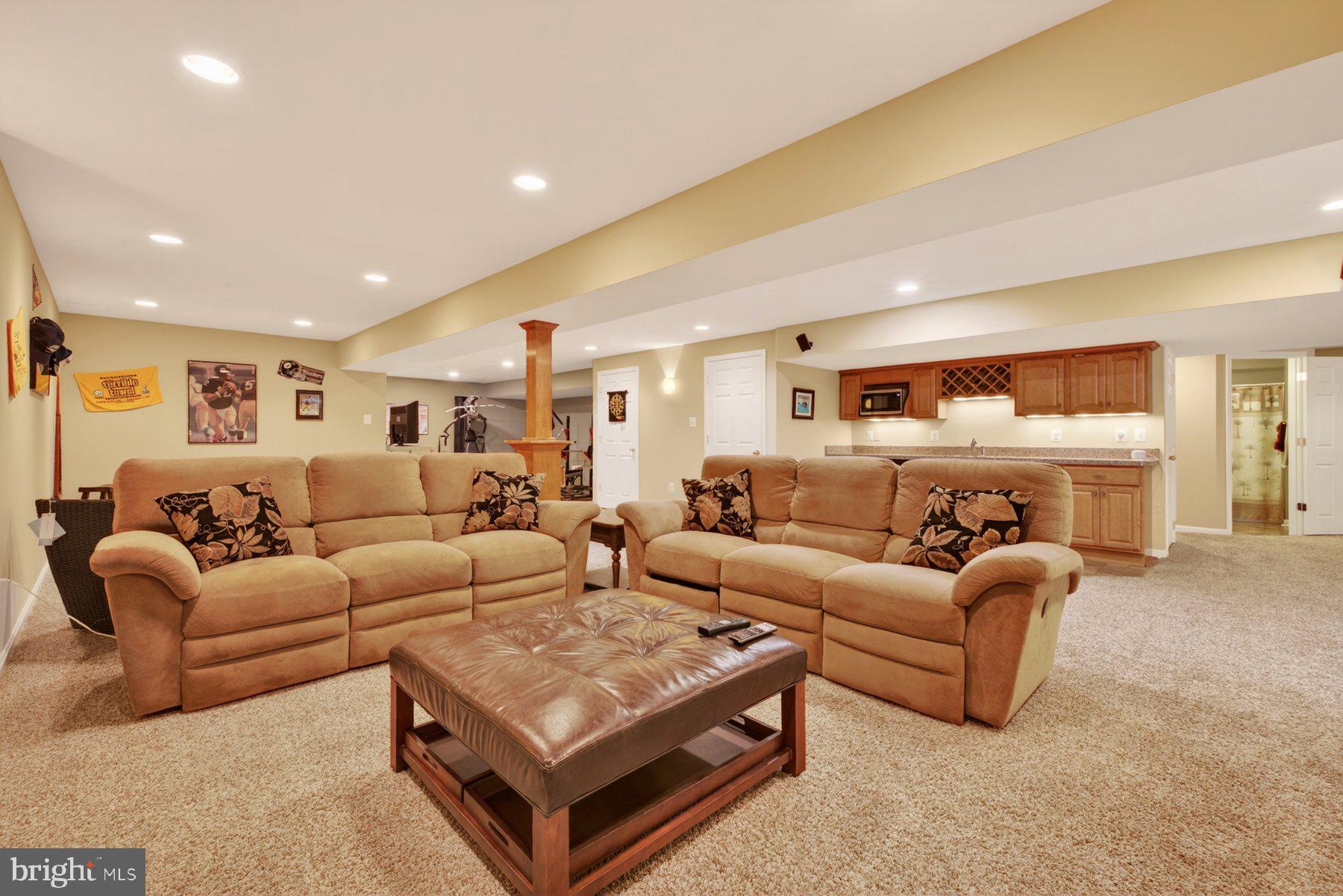 GREEN HILL MANOR - Residential