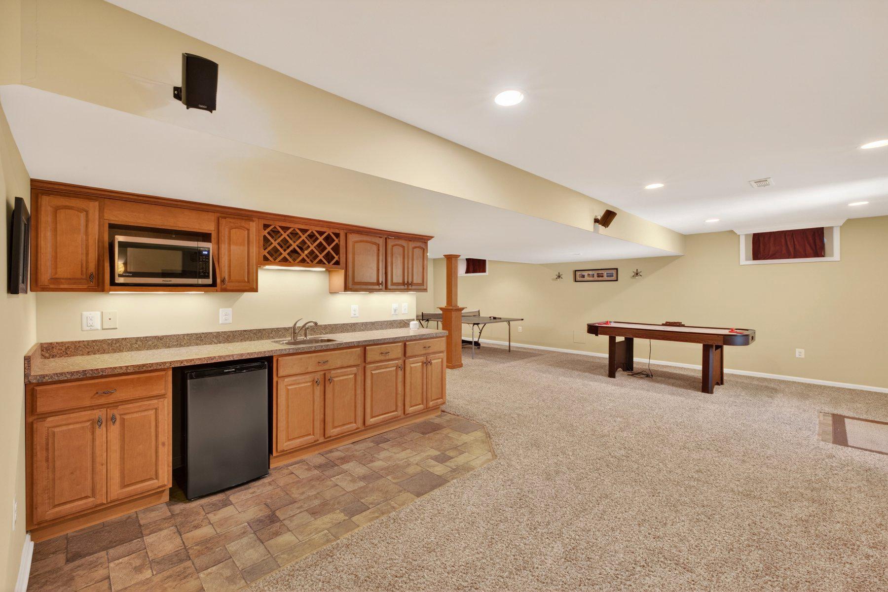 GREEN HILL MANOR - Residential