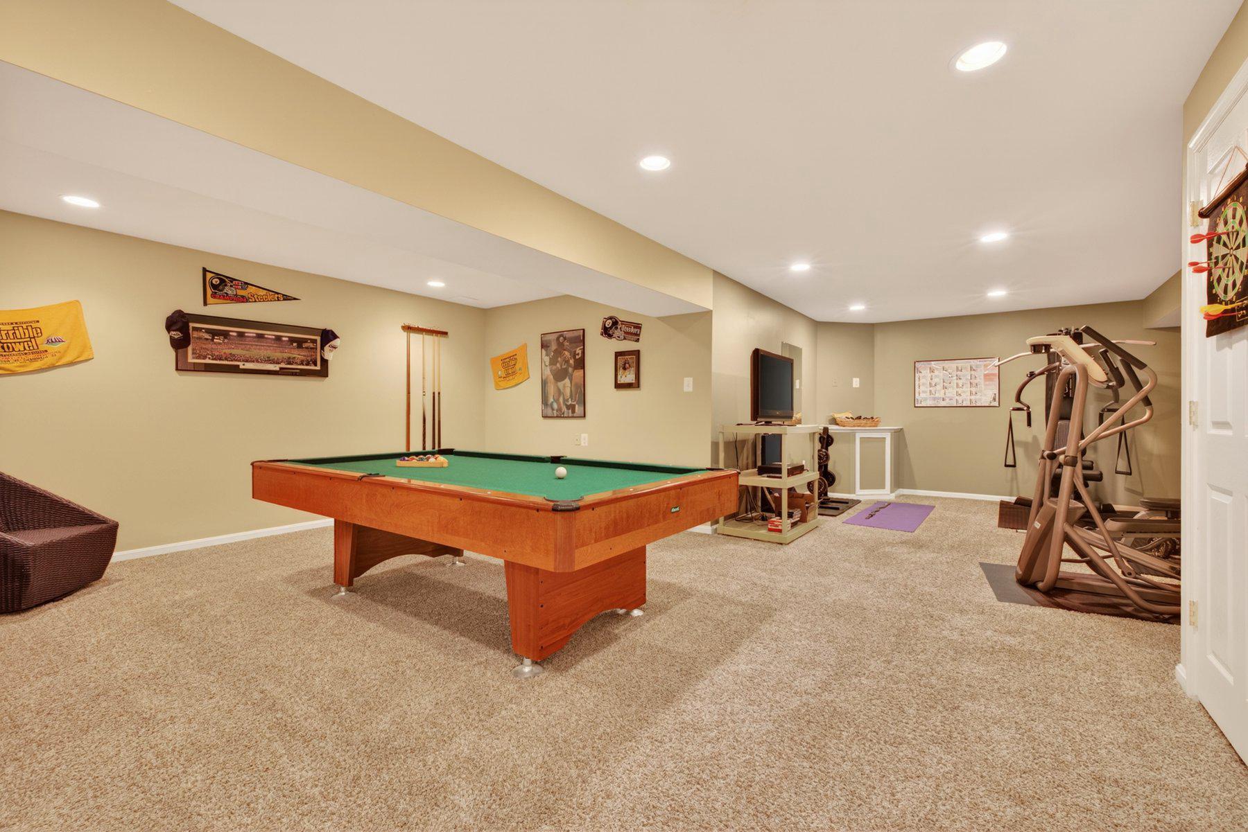 GREEN HILL MANOR - Residential