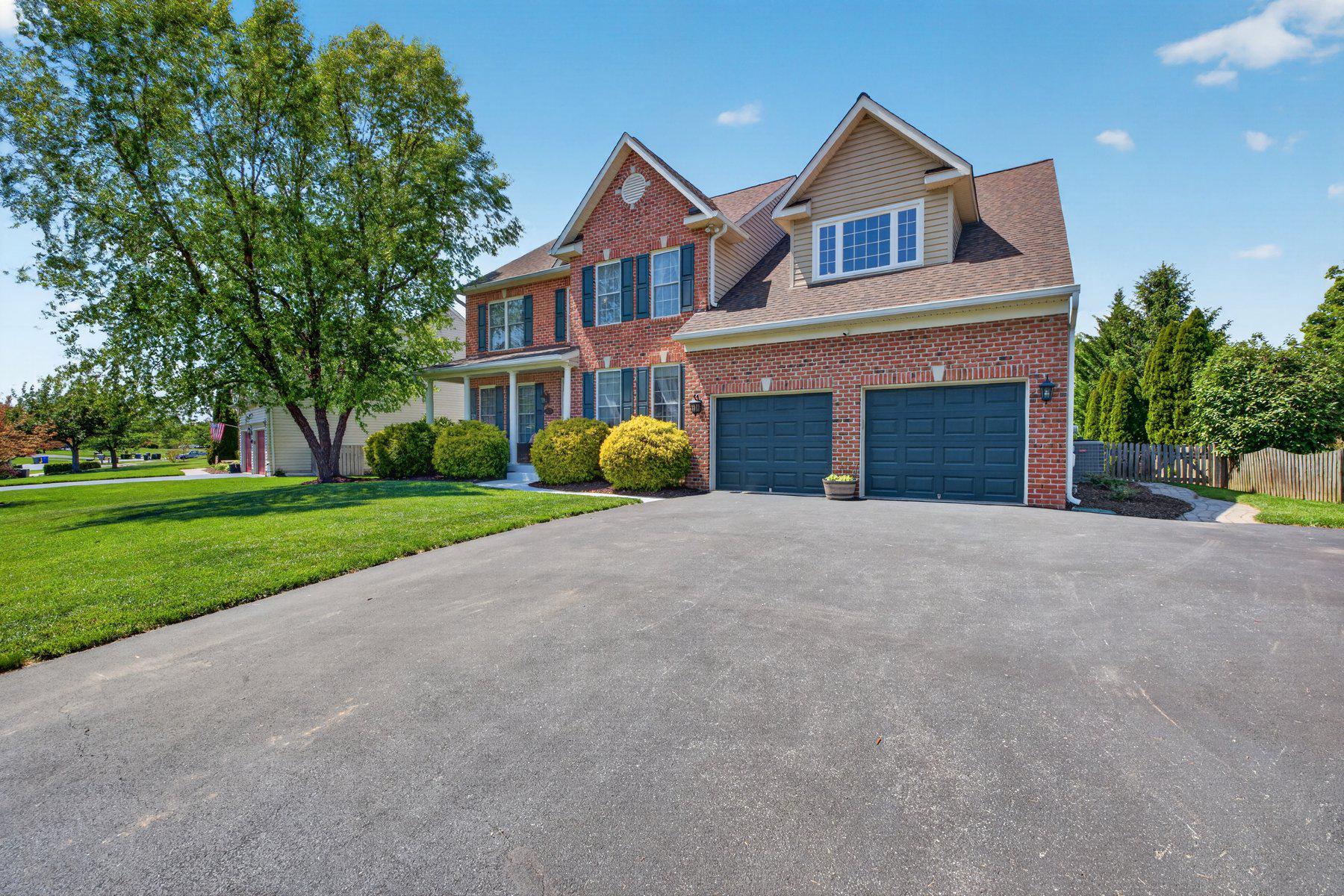 GREEN HILL MANOR - Residential