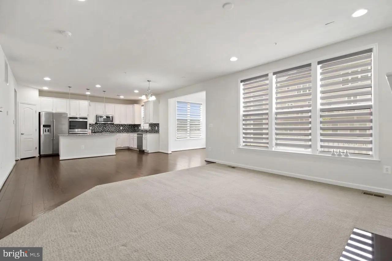 8206 MEADOWOOD DRIVE