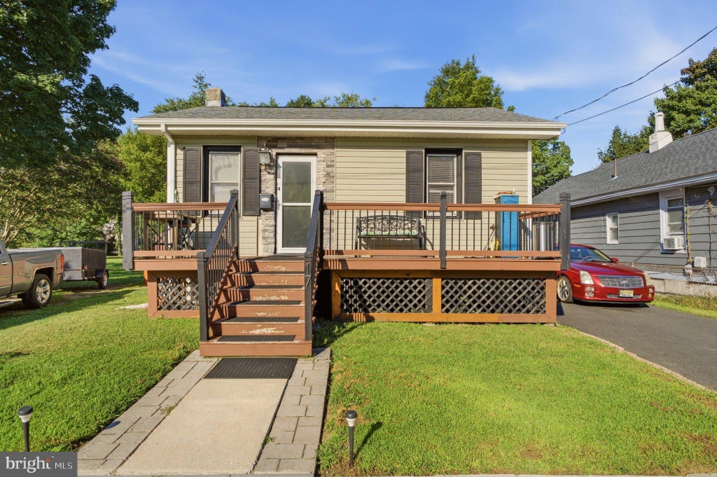 Photo of GIBBSTOWN, NJ 08027 (MLS # NJGL2078454)