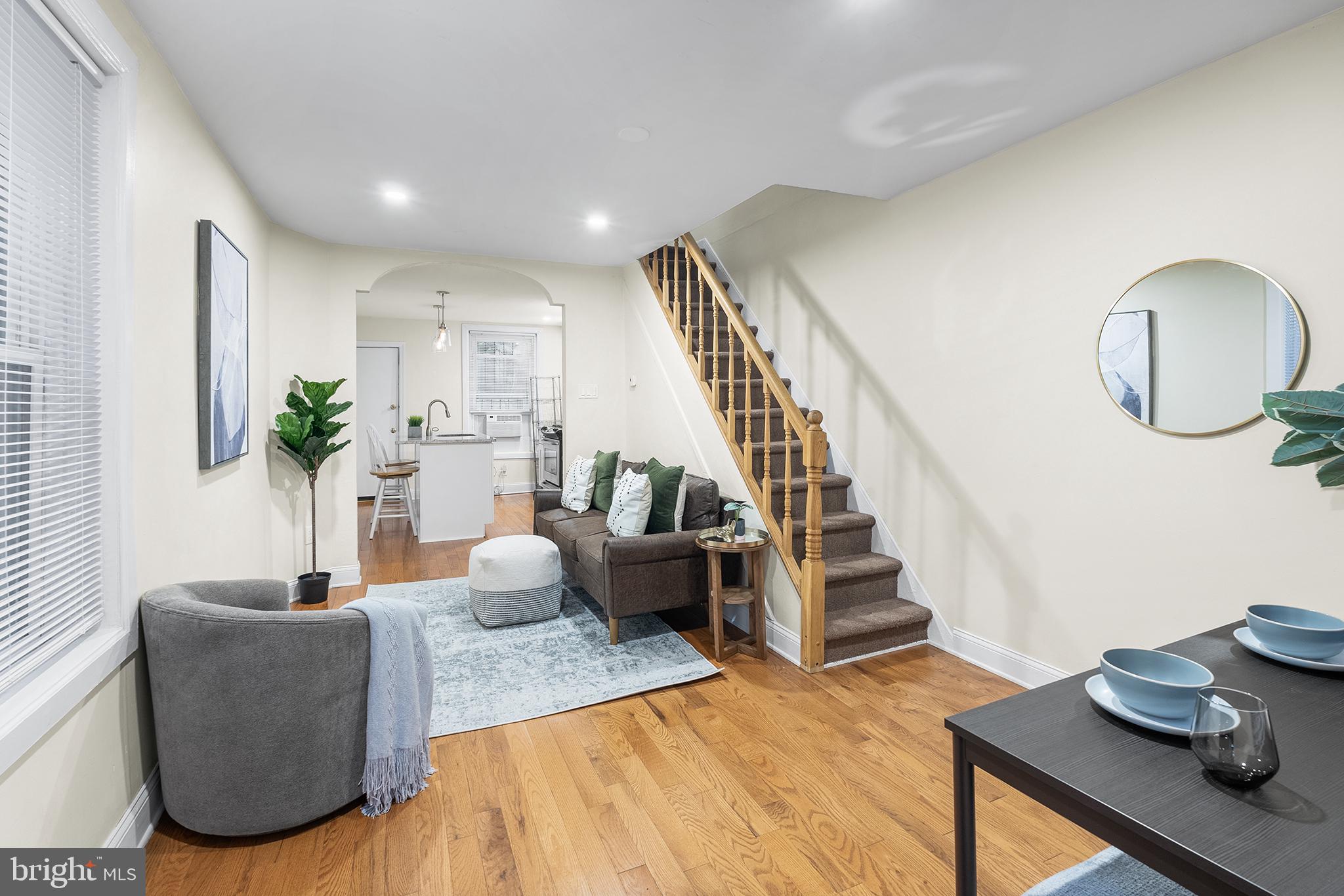 1178 S DARIEN STREET