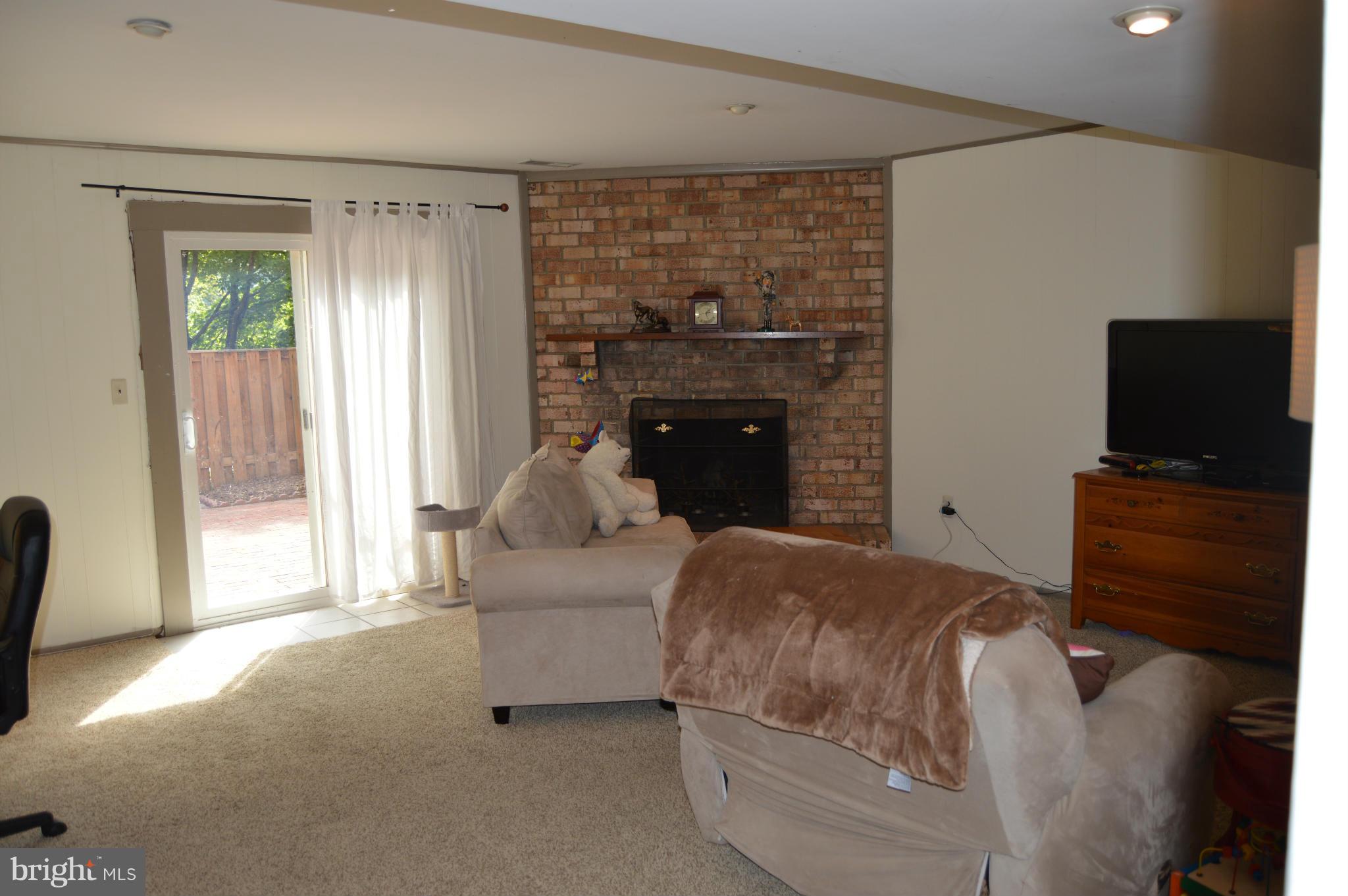 BAY HILLS - Residential