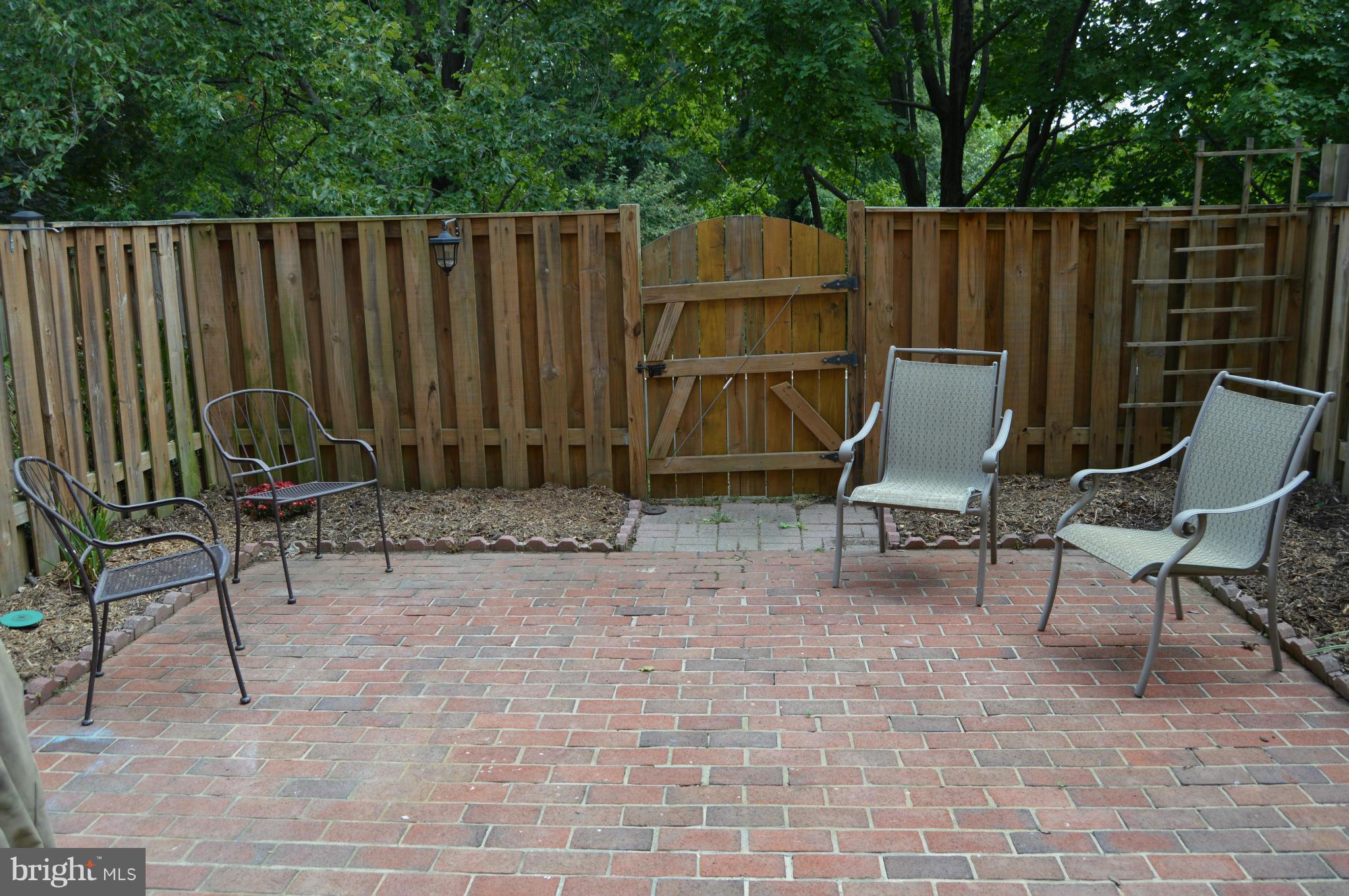 BAY HILLS - Residential